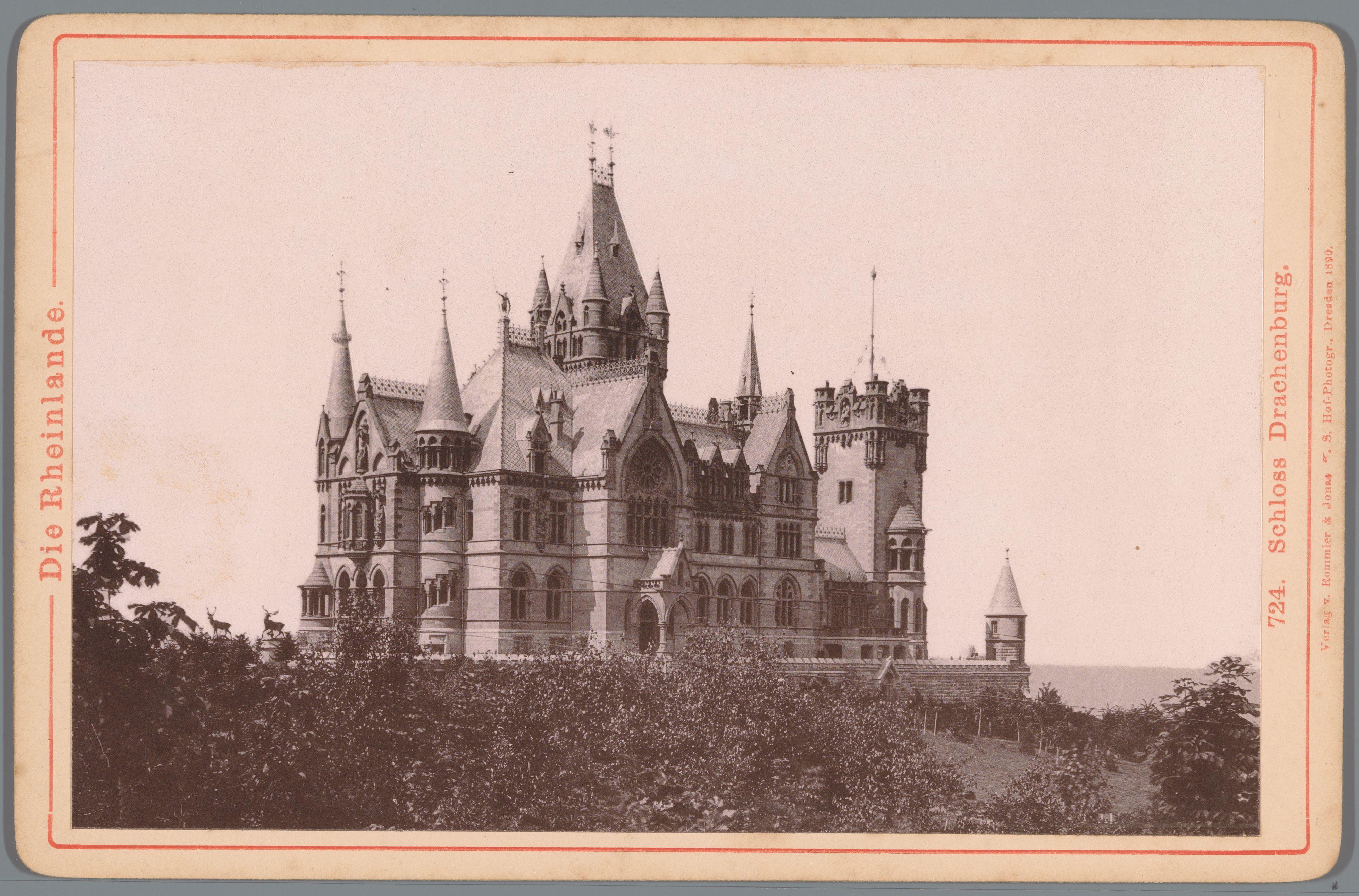 Gezicht op het slot Drachenburg