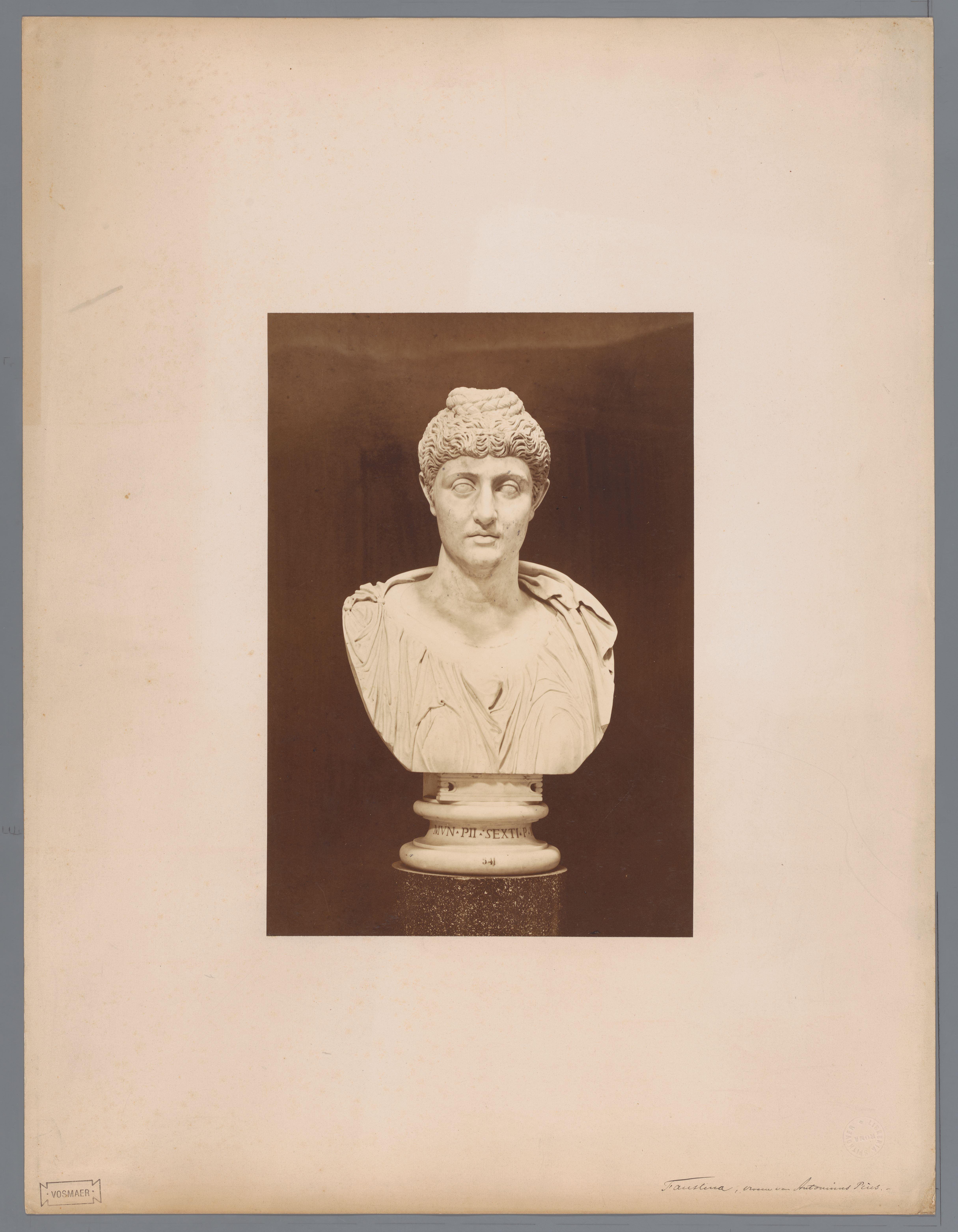 Sculptuur (buste) van Faustina, Museo Vaticano