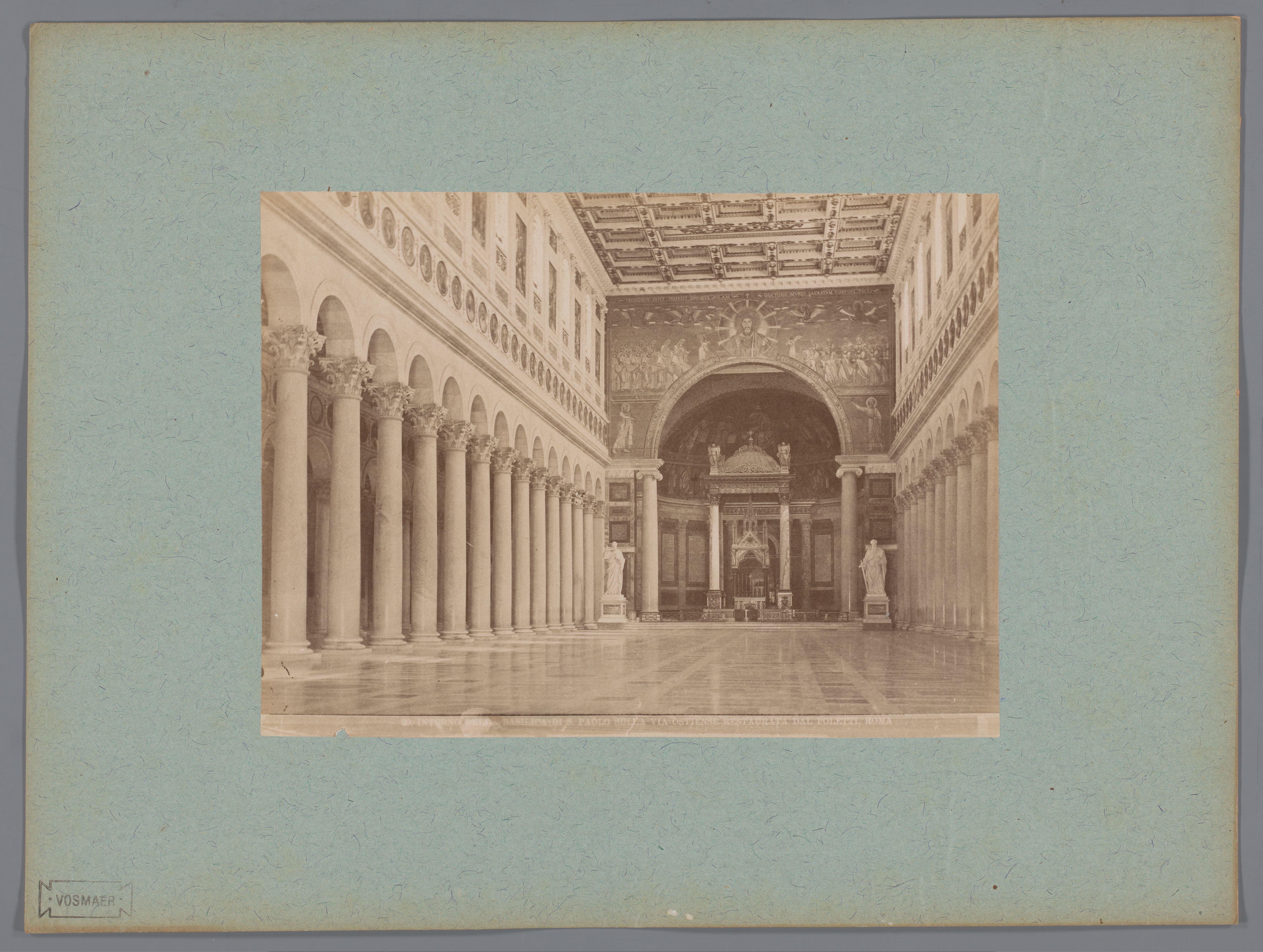 Interieur van de Sint-Paulus buiten de Muren te Rome, Italië