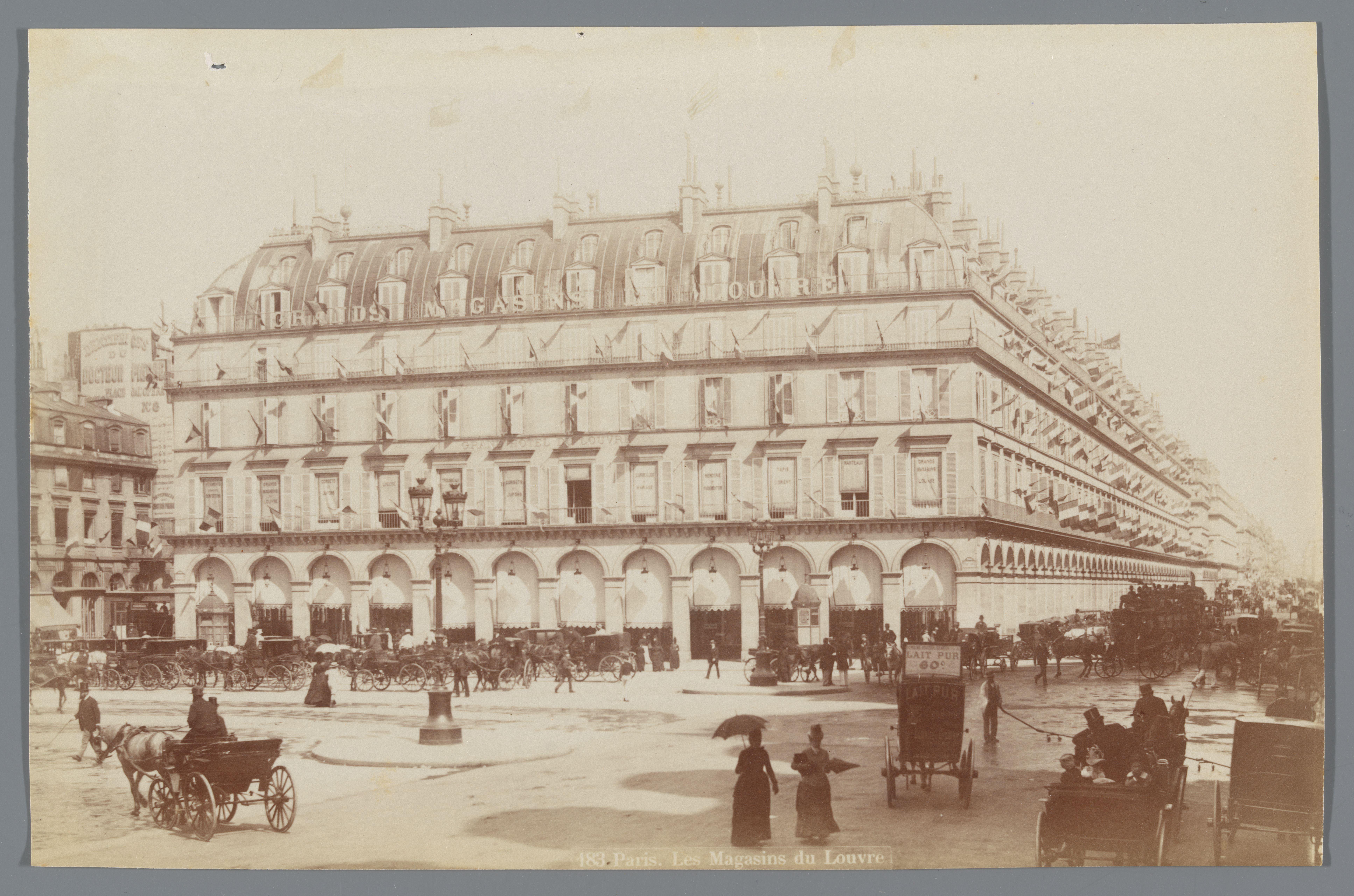 Magasins du Louvre te Parijs
