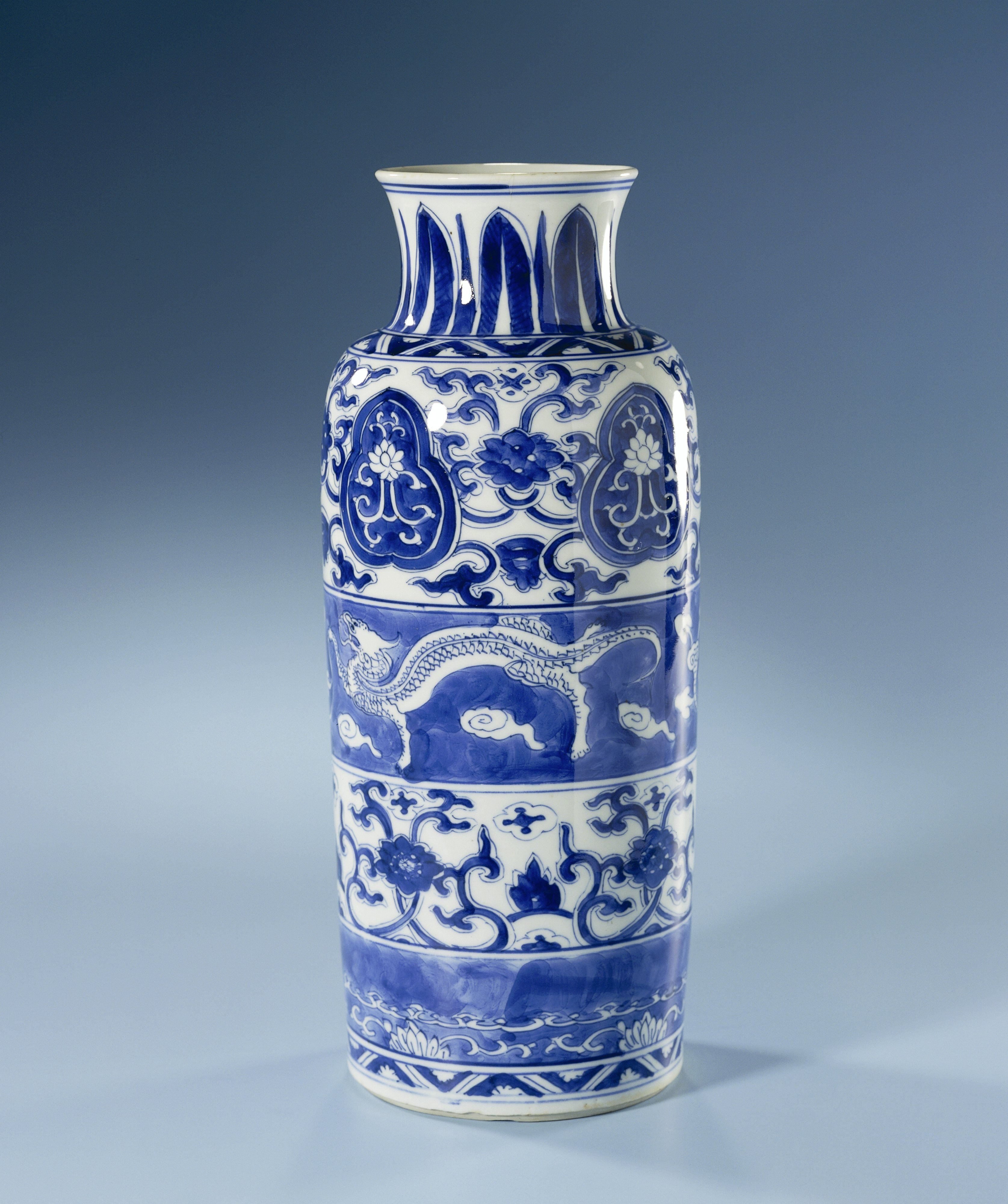 Cilindrical vase with dragons and floral scrolls