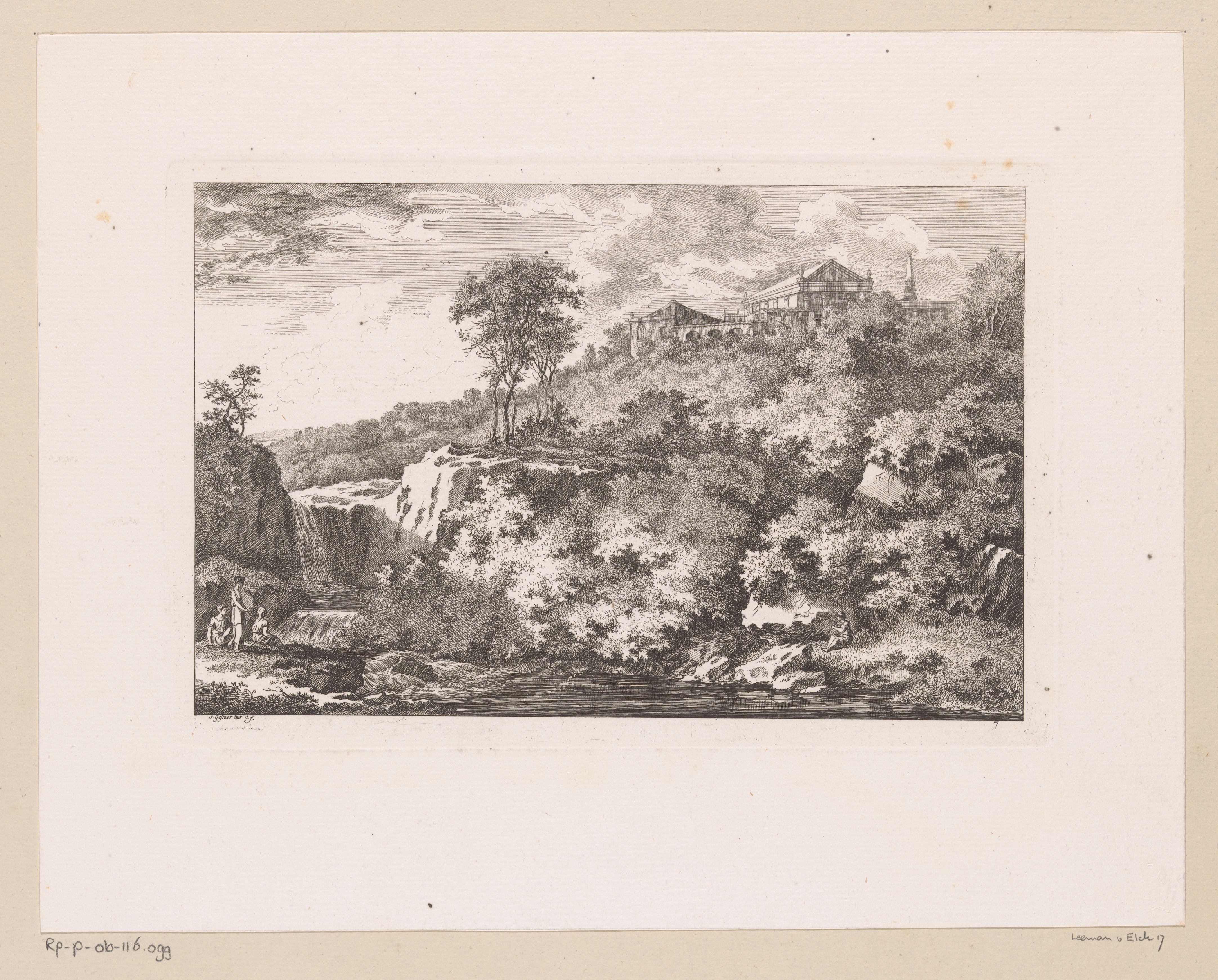 Antieke tempel op een heuvel bij de rivier