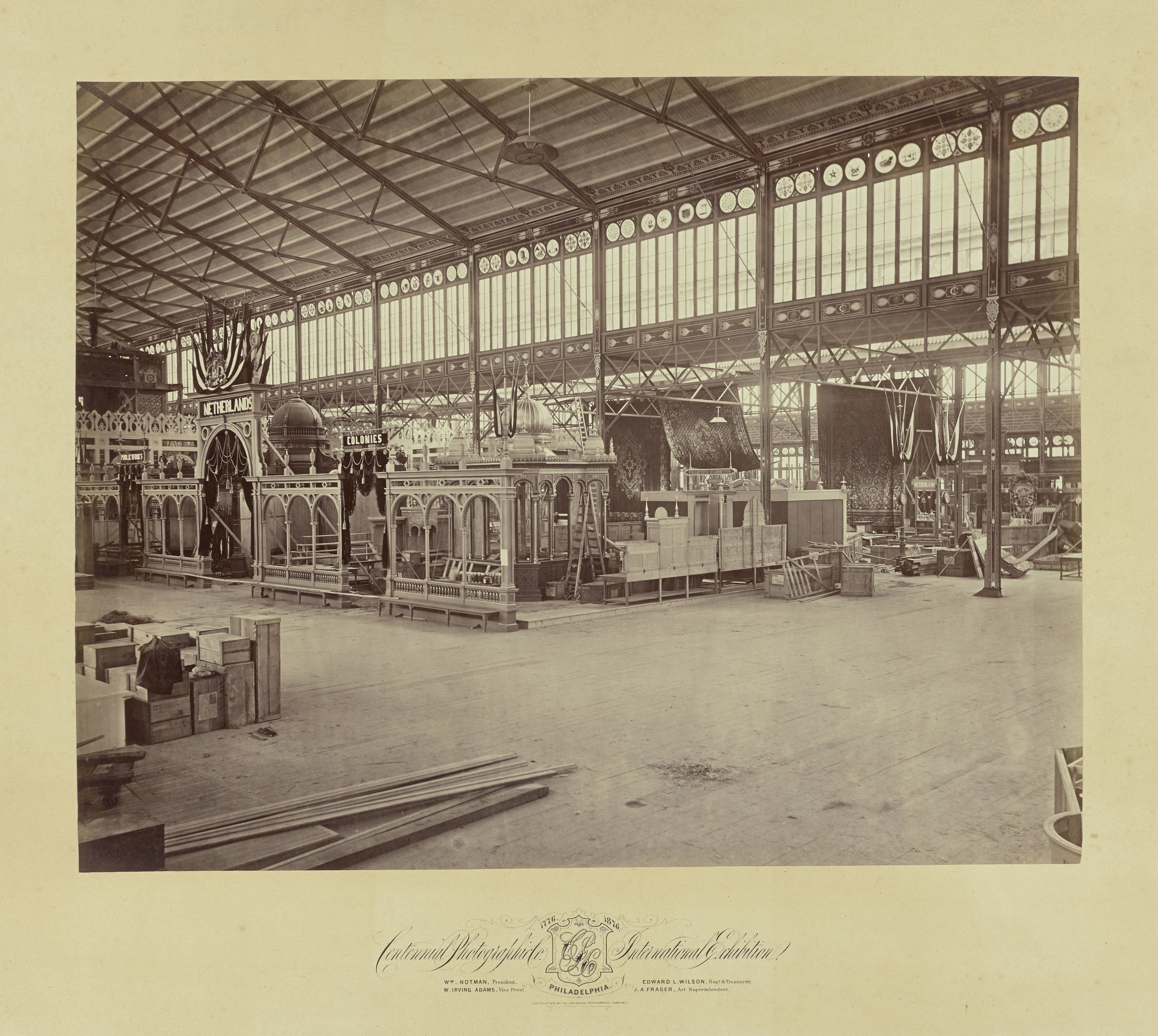 Opbouw van de Nederlandse afdeling in de International Exhibition Philadelphia, 1876