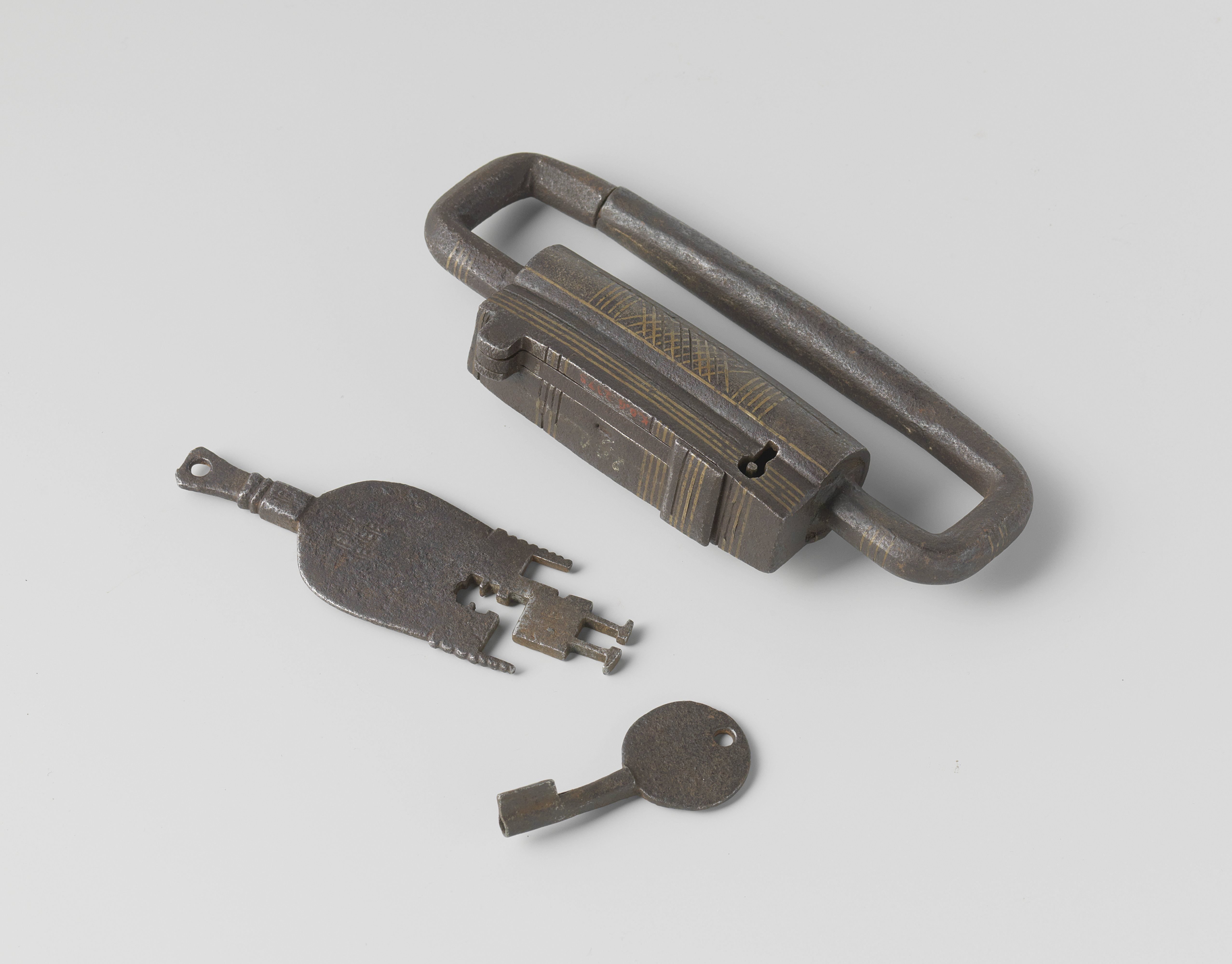 Hangslot met schuif- en draaisleutel