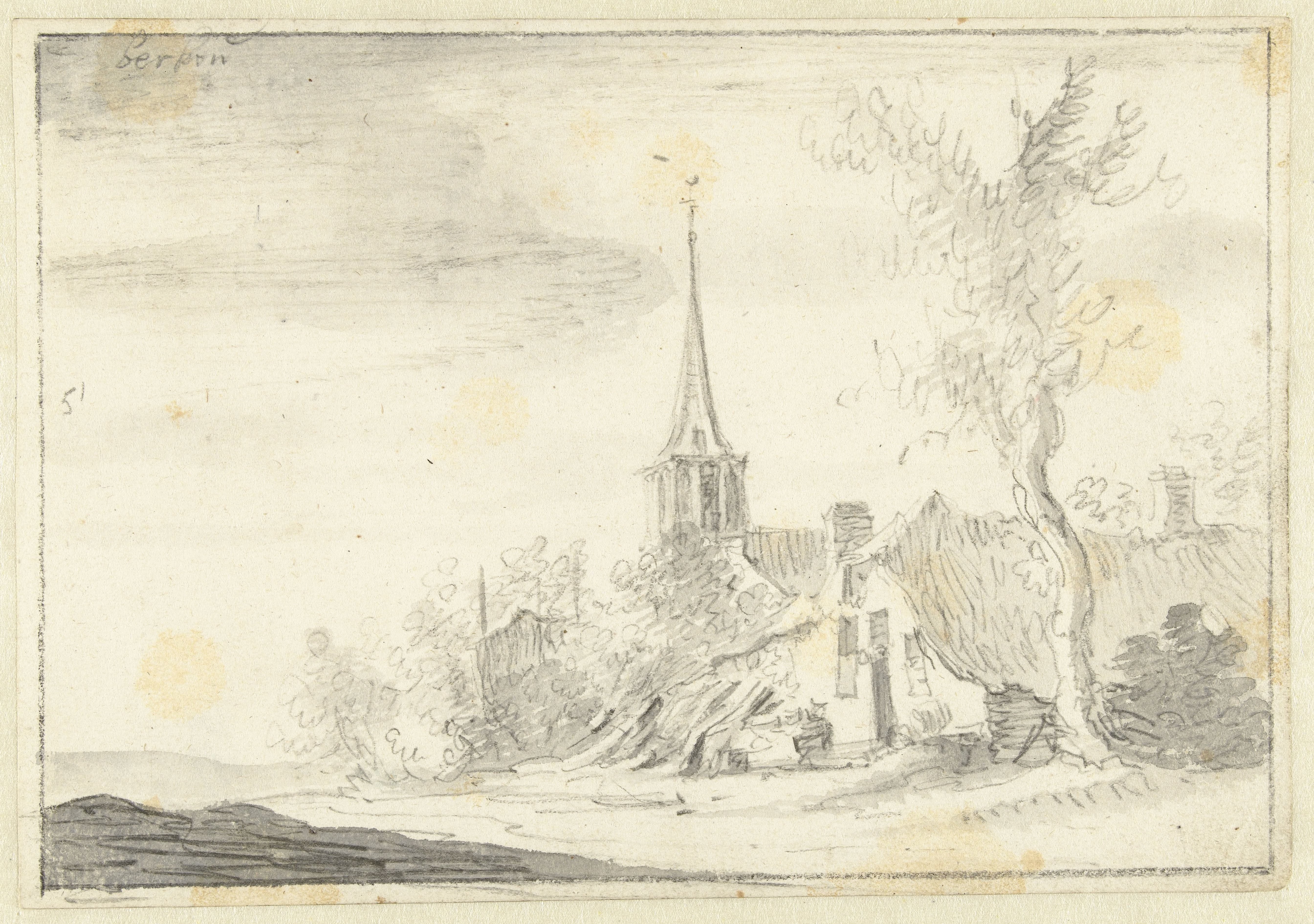 Dorpsgezicht, in het midden een kerktoren met een hoge spits