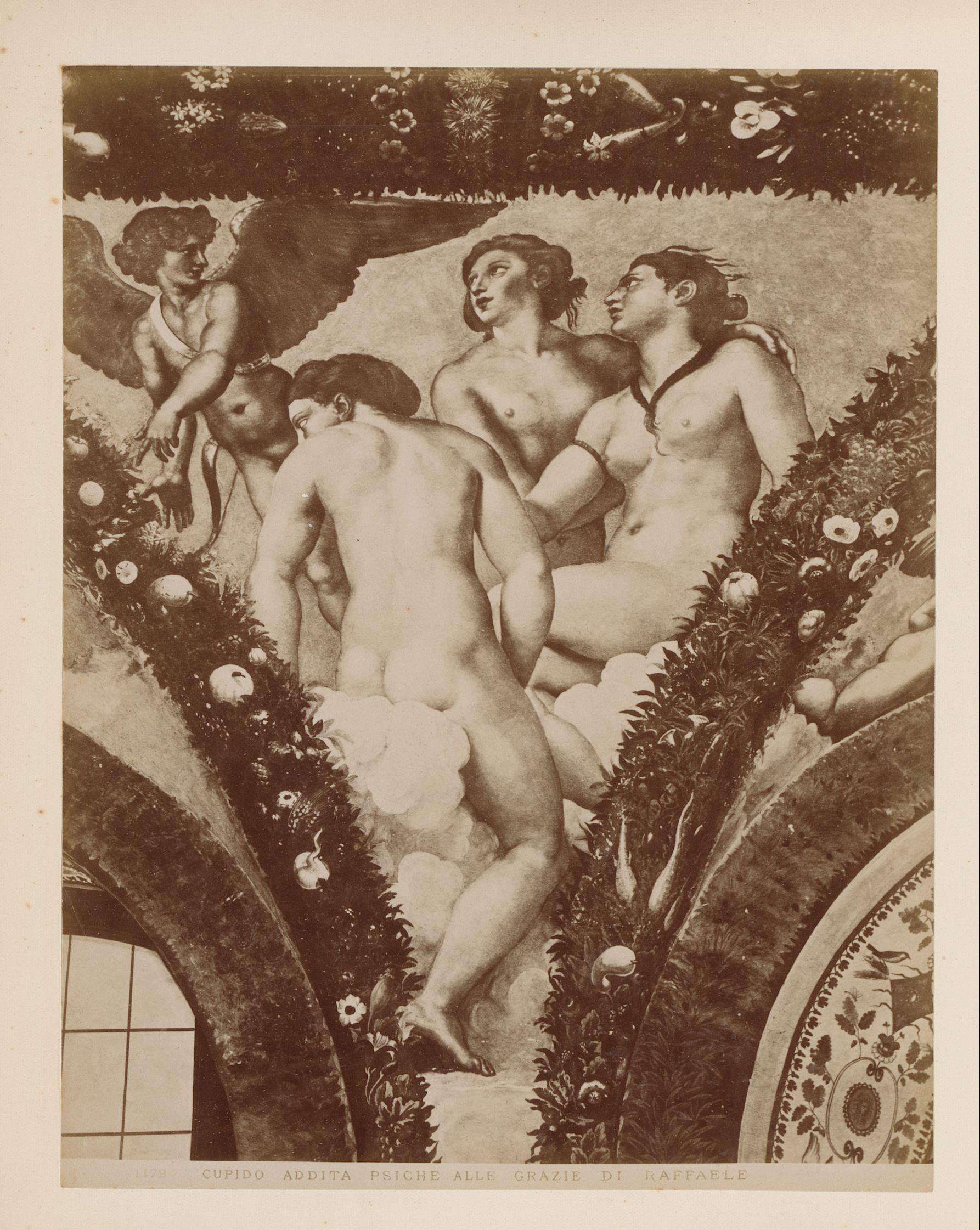 Fotoreproductie van fresco Cupido toont Psyche aan de Gratiën door Rafaël in het Farnesina te Rome