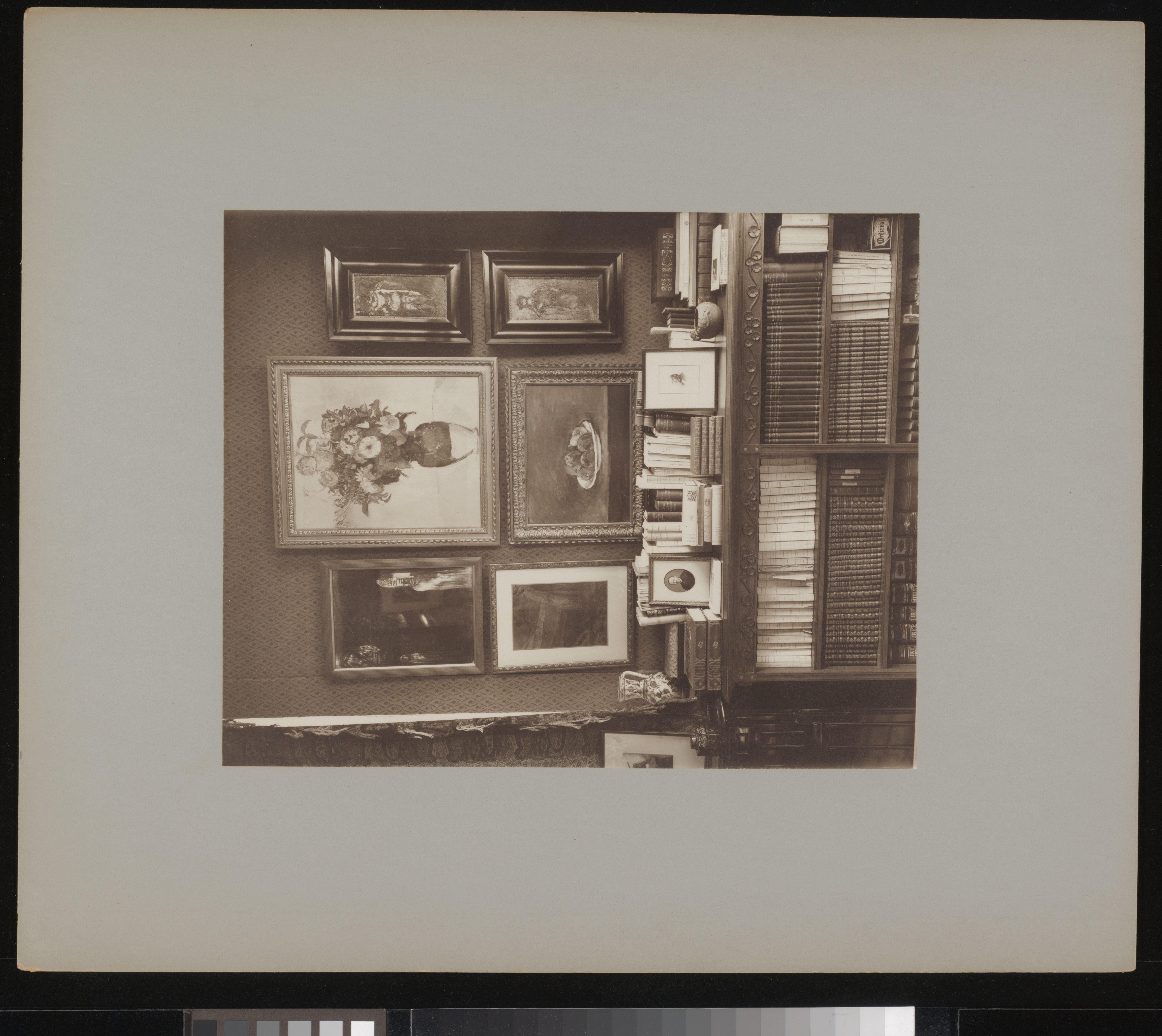 Interieur van Stadhouderskade 56, het woonhuis van Andries Bonger in Amsterdam, met schilderijen van Odilon Redon aan de muur