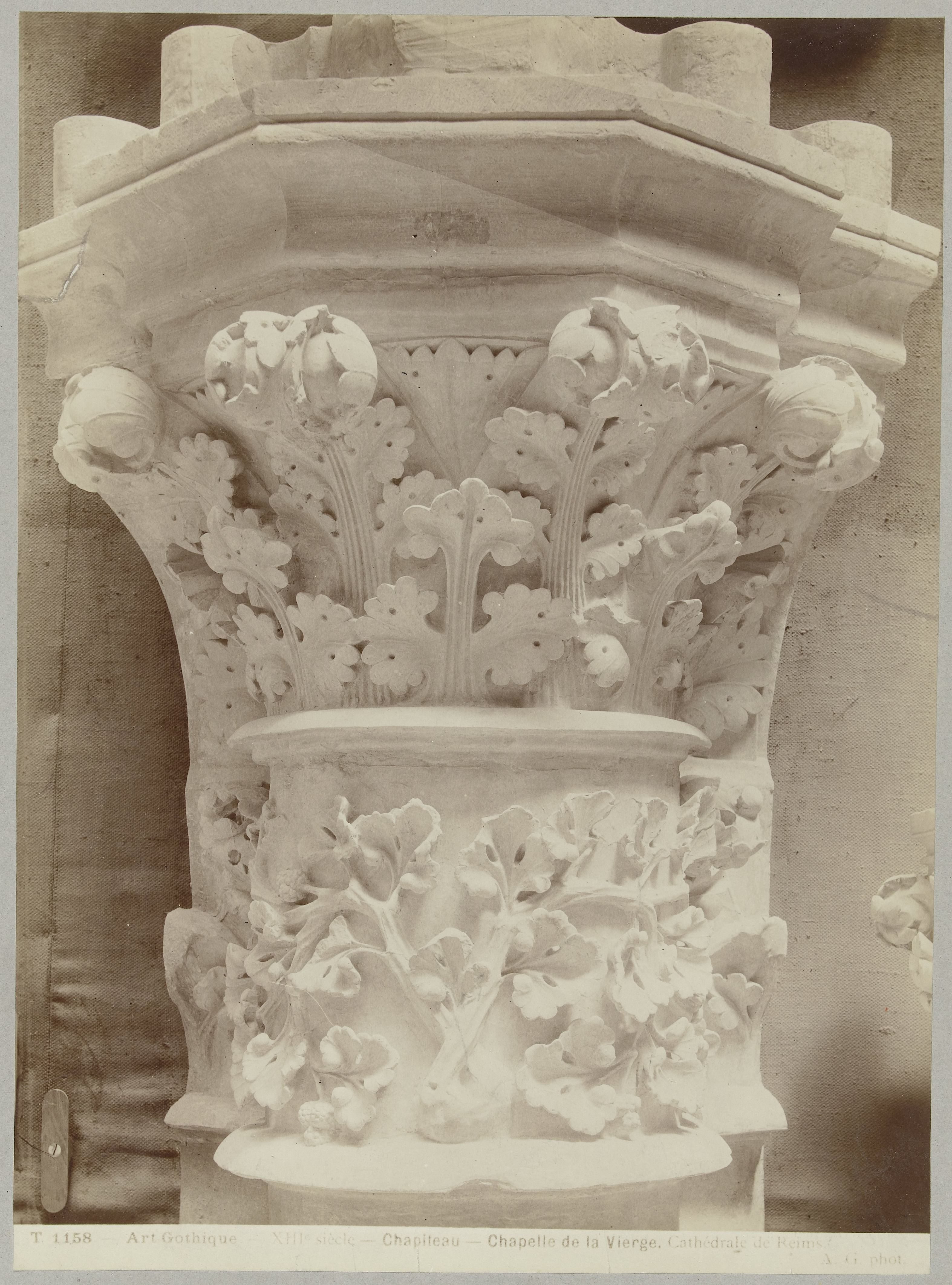 Kapiteel met bladmotief, kathedraal van Reims