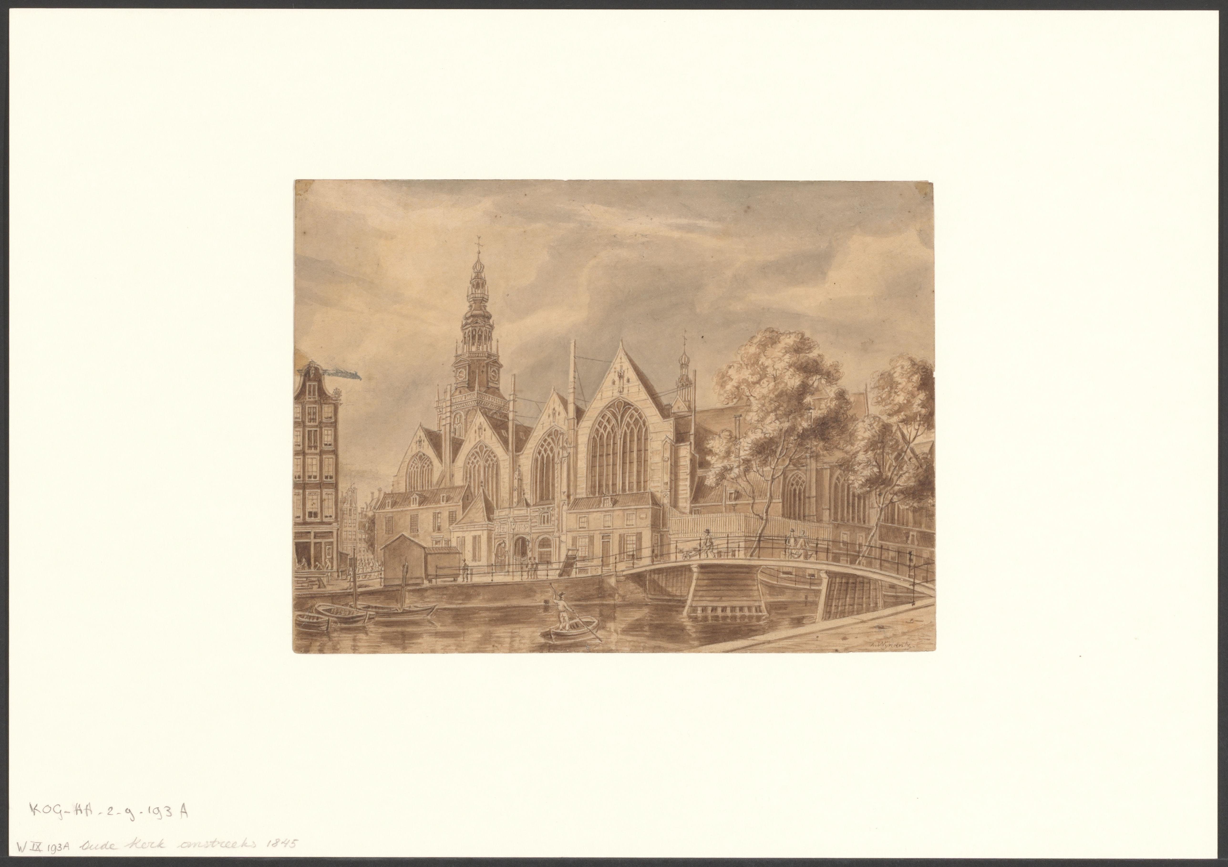 Gezicht op de Oude Kerk en de brug voor de Oudekennissteeg vanaf de Oudezijds Voorburgwal
