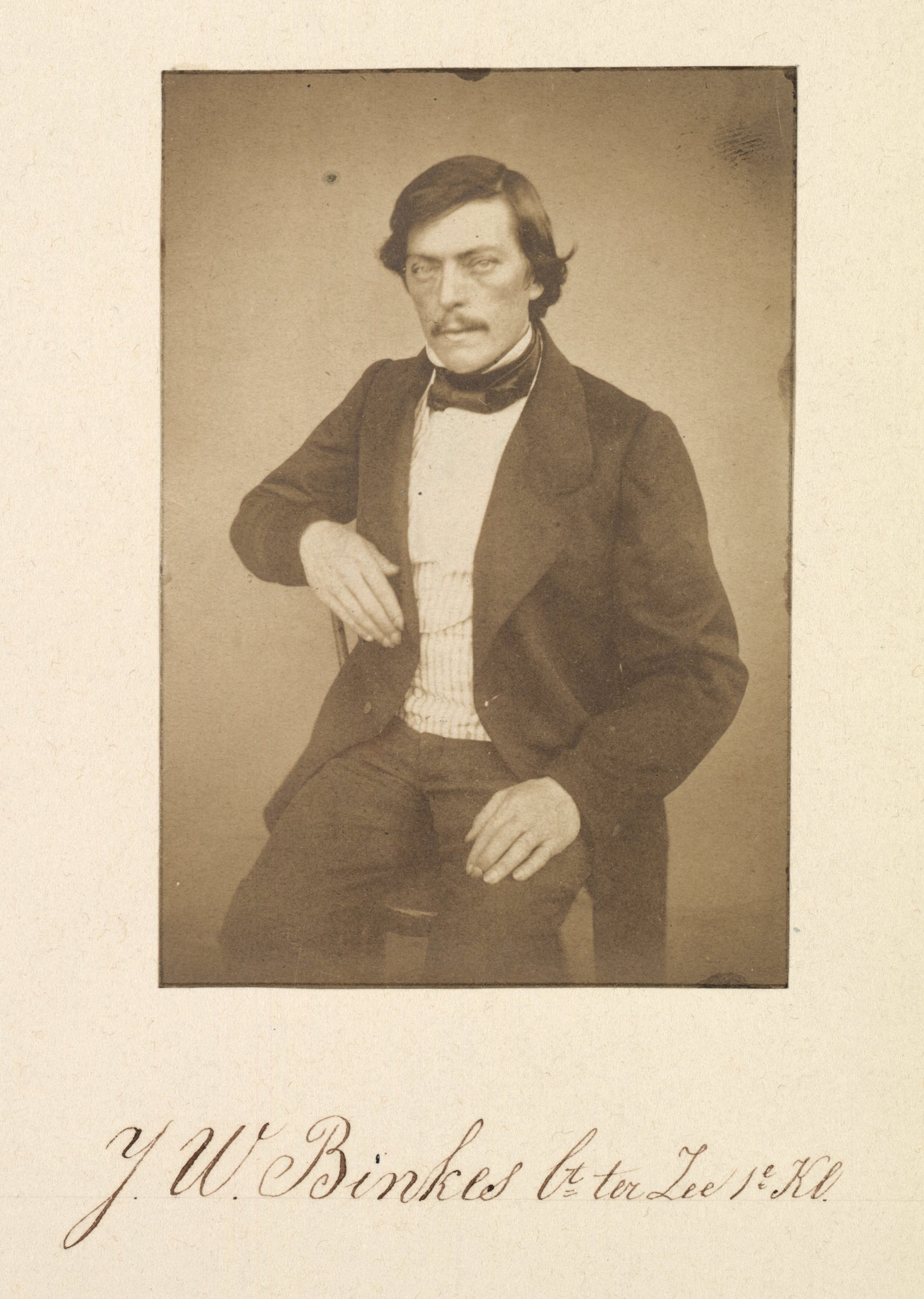 Portret van Johan Willem Binkes, wetenschappelijk zeeofficier (1828-1891)