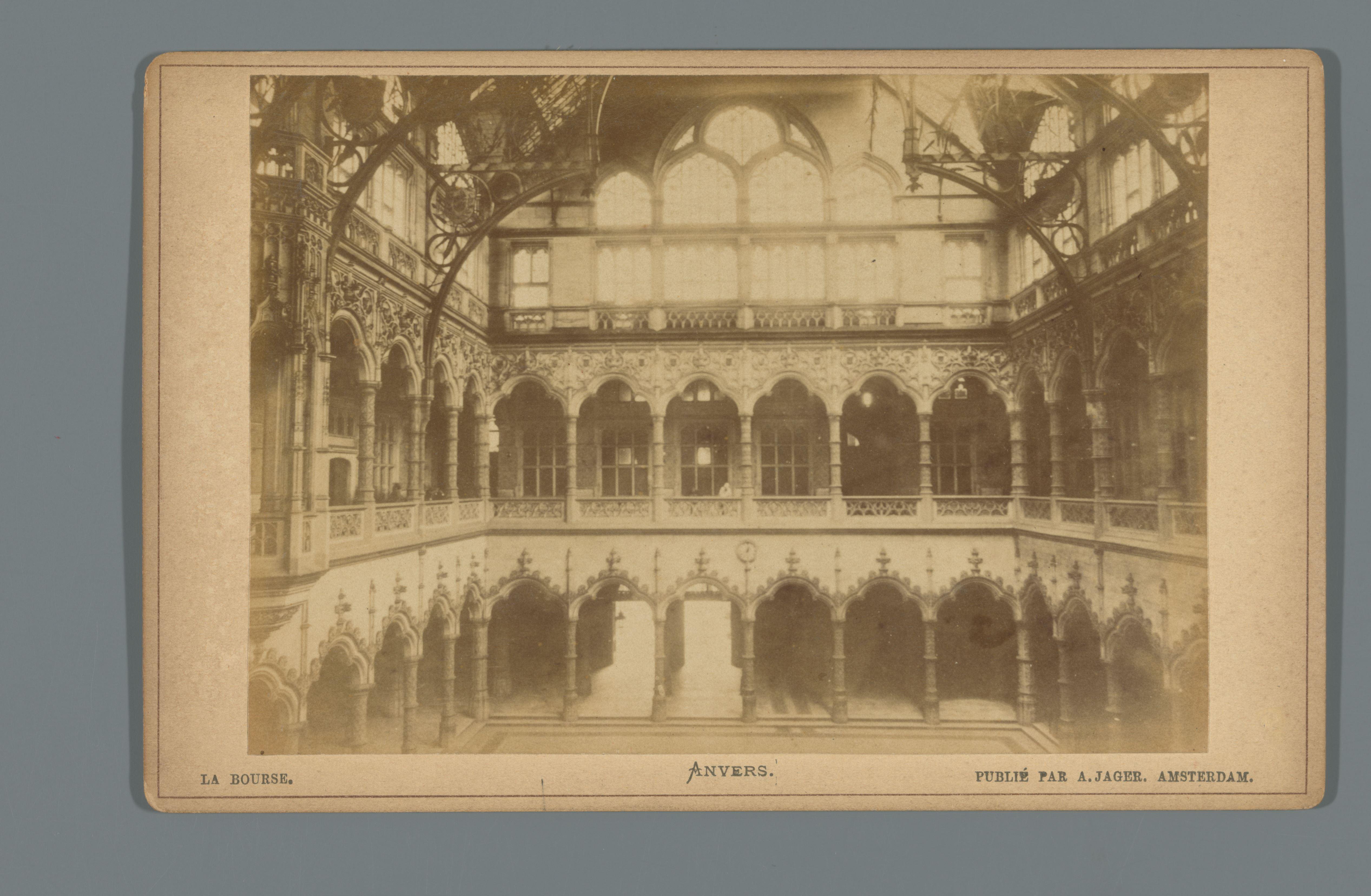 Interieur van het beursgebouw te Antwerpen