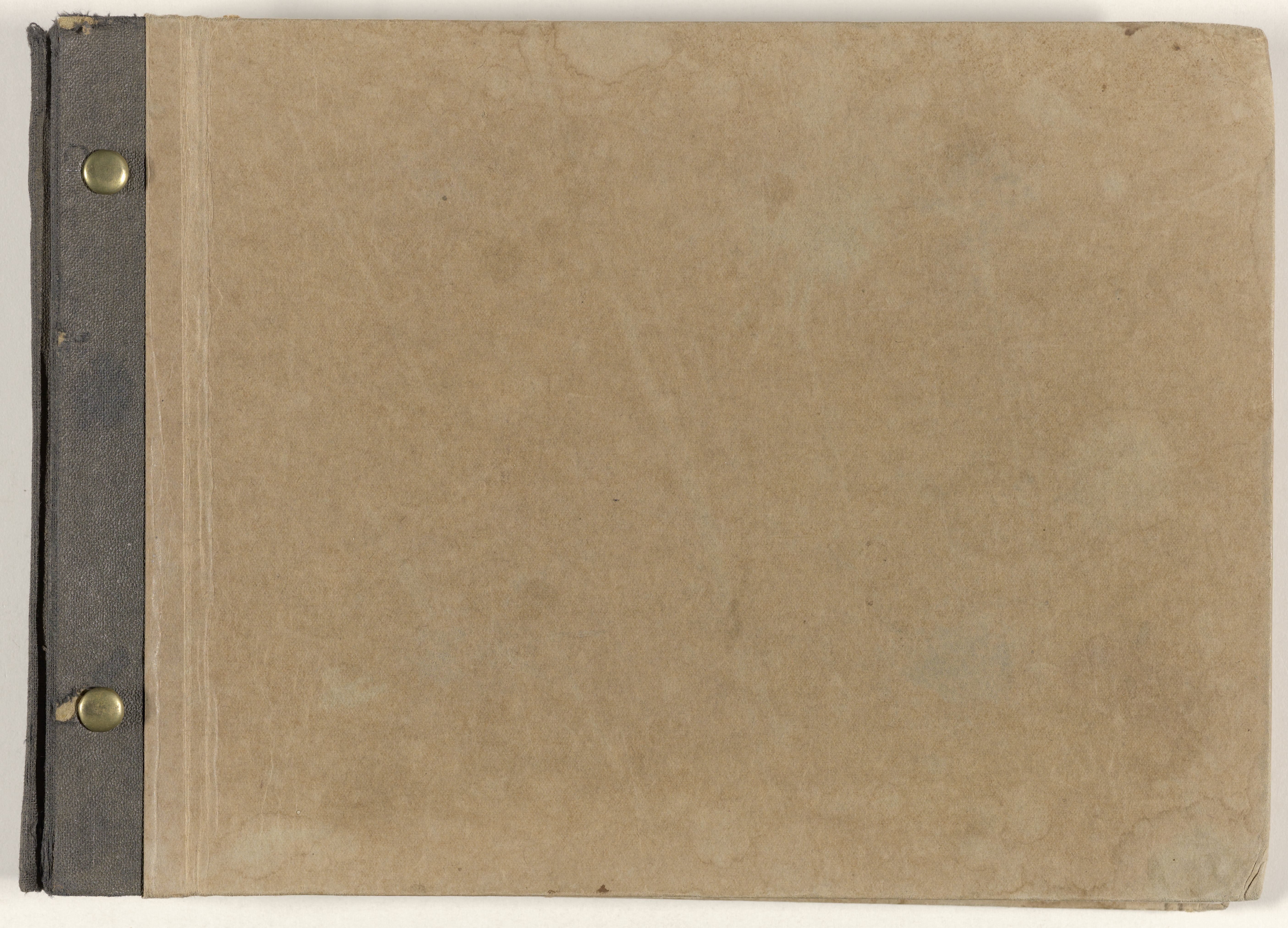 Fotoalbum ter gelegenheid van de ingebruikstelling van de 8" pijpleiding Tempino-Pladjoe door de Nederlandsch-Indische Aardolie Maatschappij in 1935