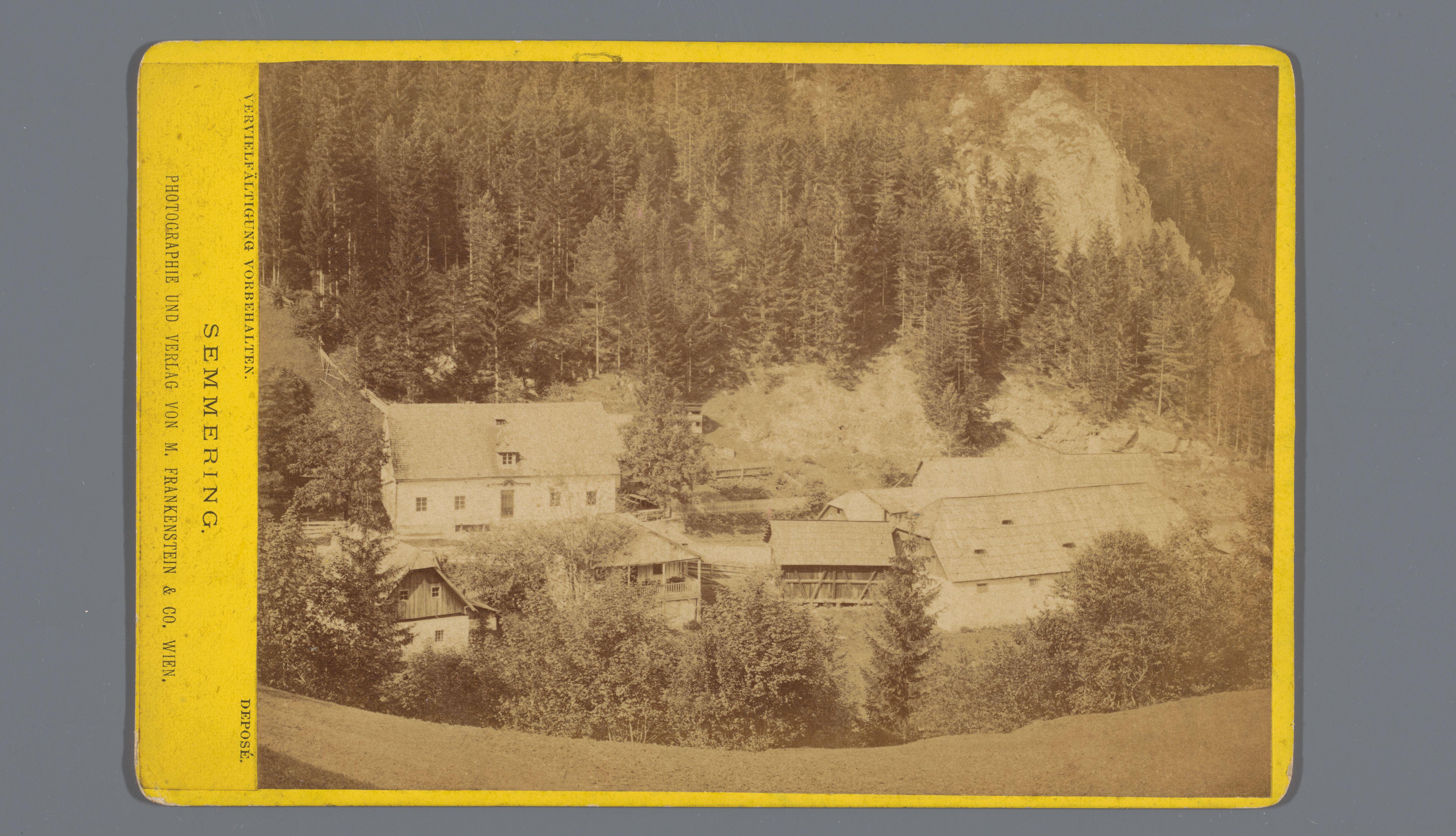 Gezicht op boerderijen nabij Semmering, Oostenrijk