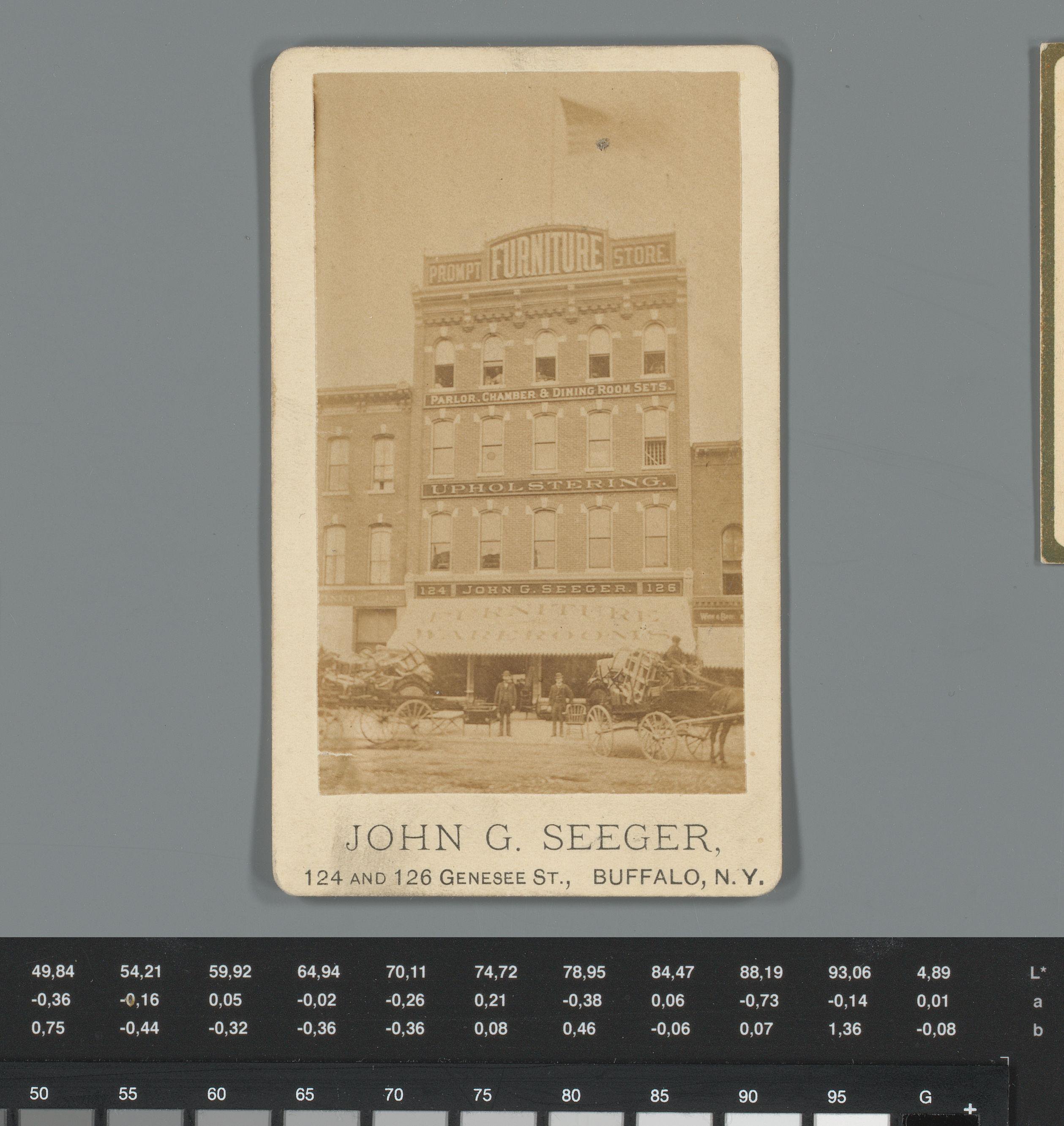 Reclame voor meubels van John G. Seeger met gezicht op zijn winkel in Buffalo, New York