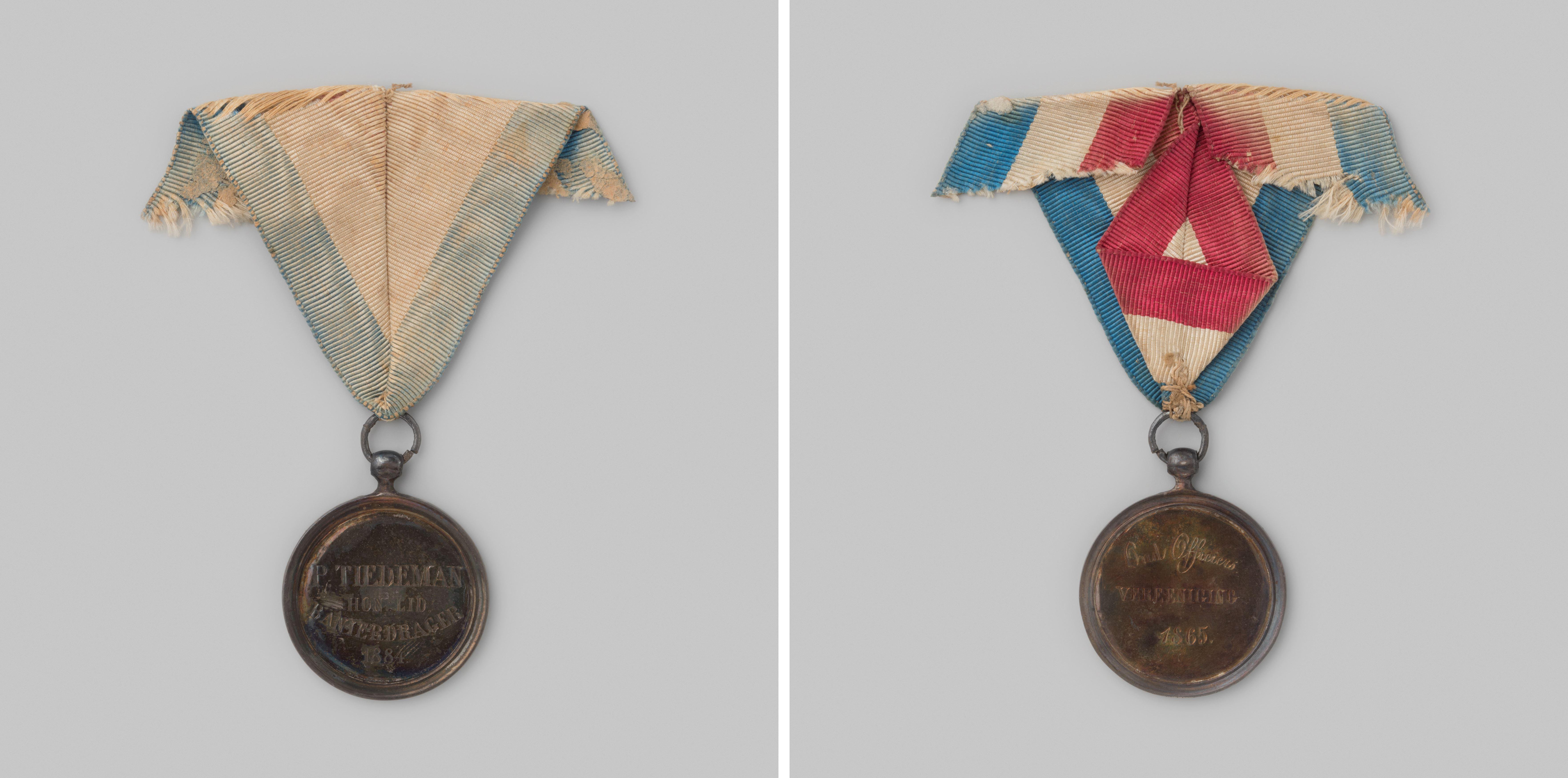 Draagteken van onderofficiersvereniging, op naam van P. Tiedeman, banierdrager