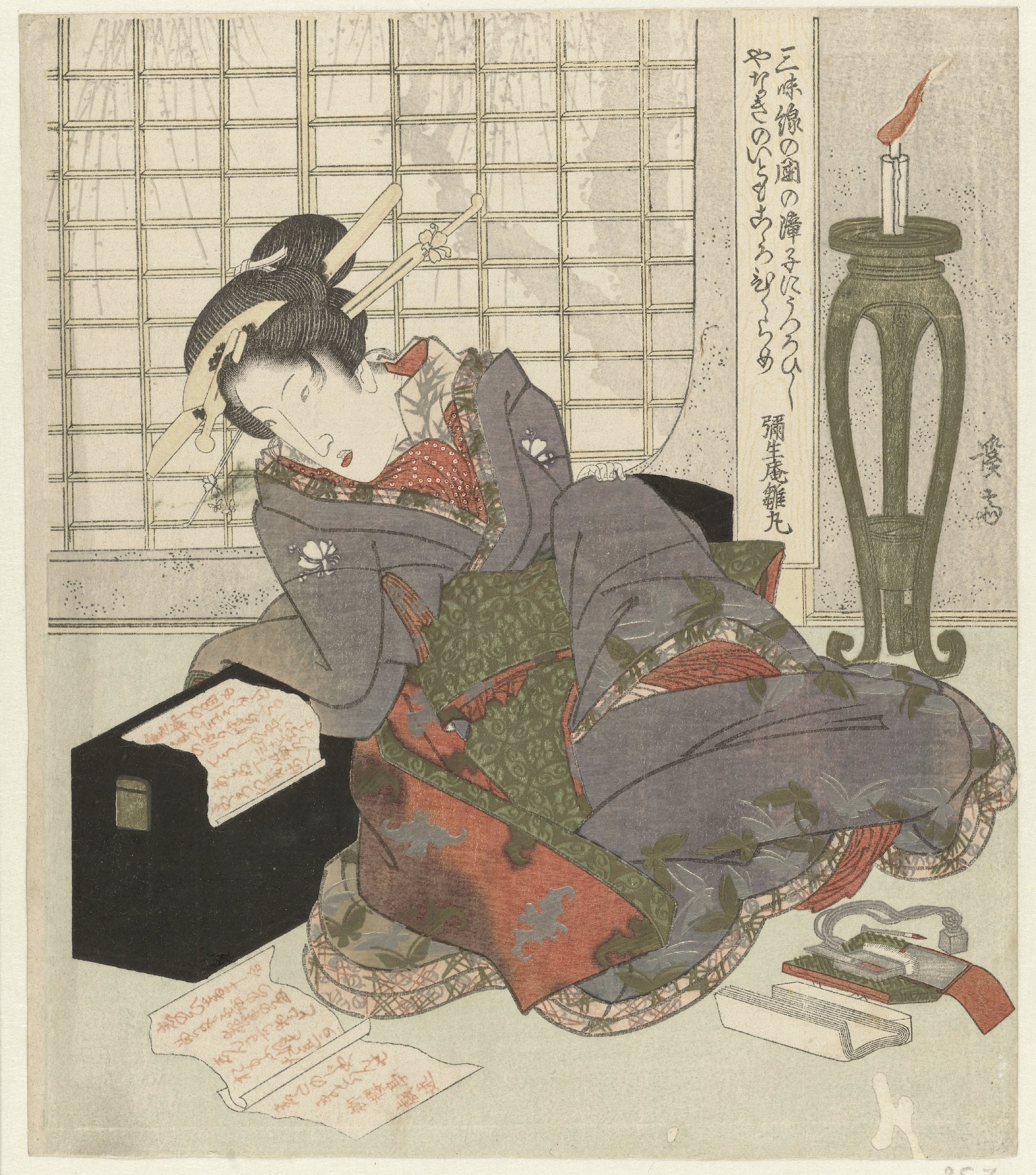 Een geisha leunt op de doos van haar shamisen