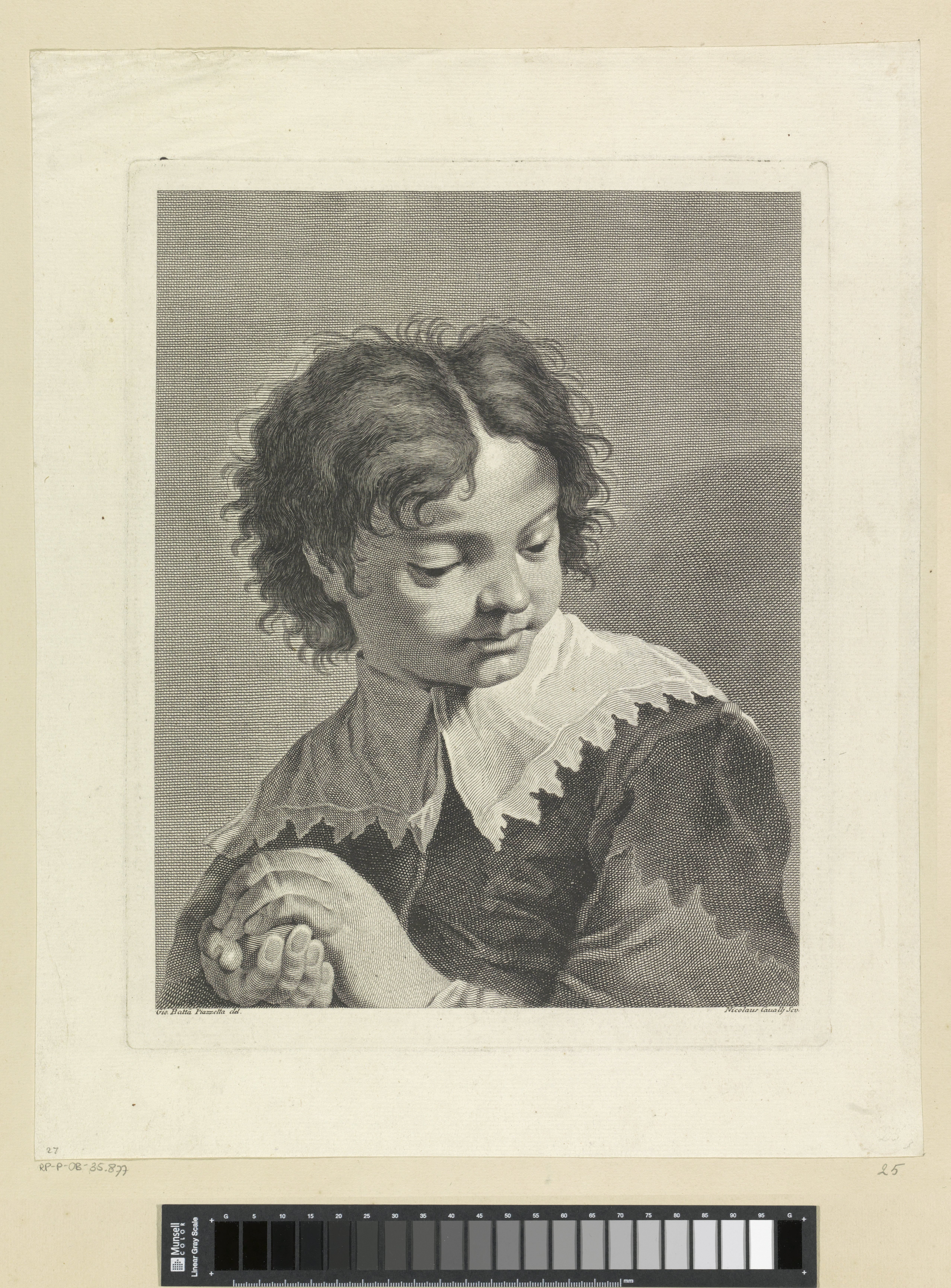 Jongen met bal in zijn handen