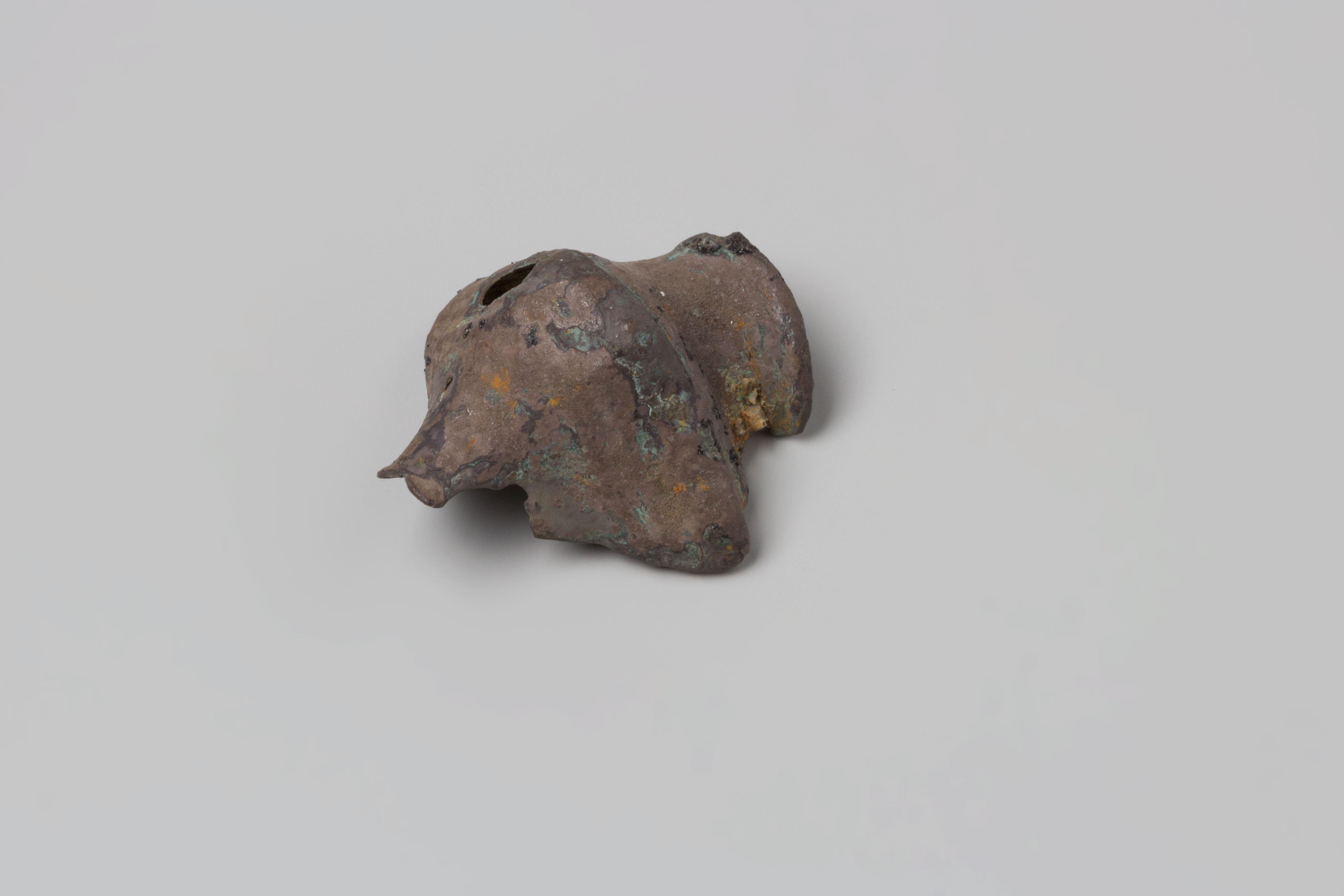 Fragment steel van een kandelaar uit het wrak van de Oost-Indiëvaarder Hollandia