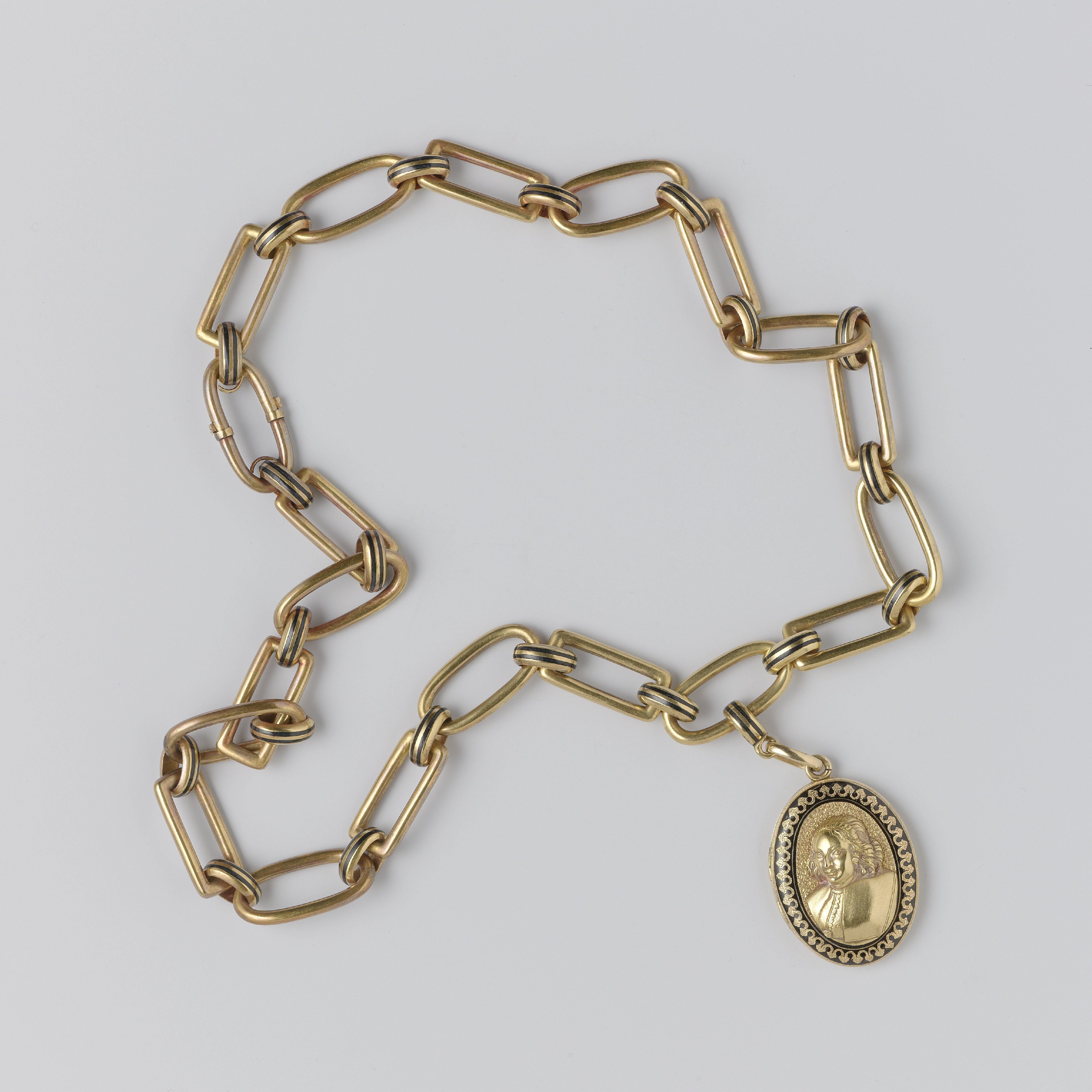 Parure (set of matching jewellery)