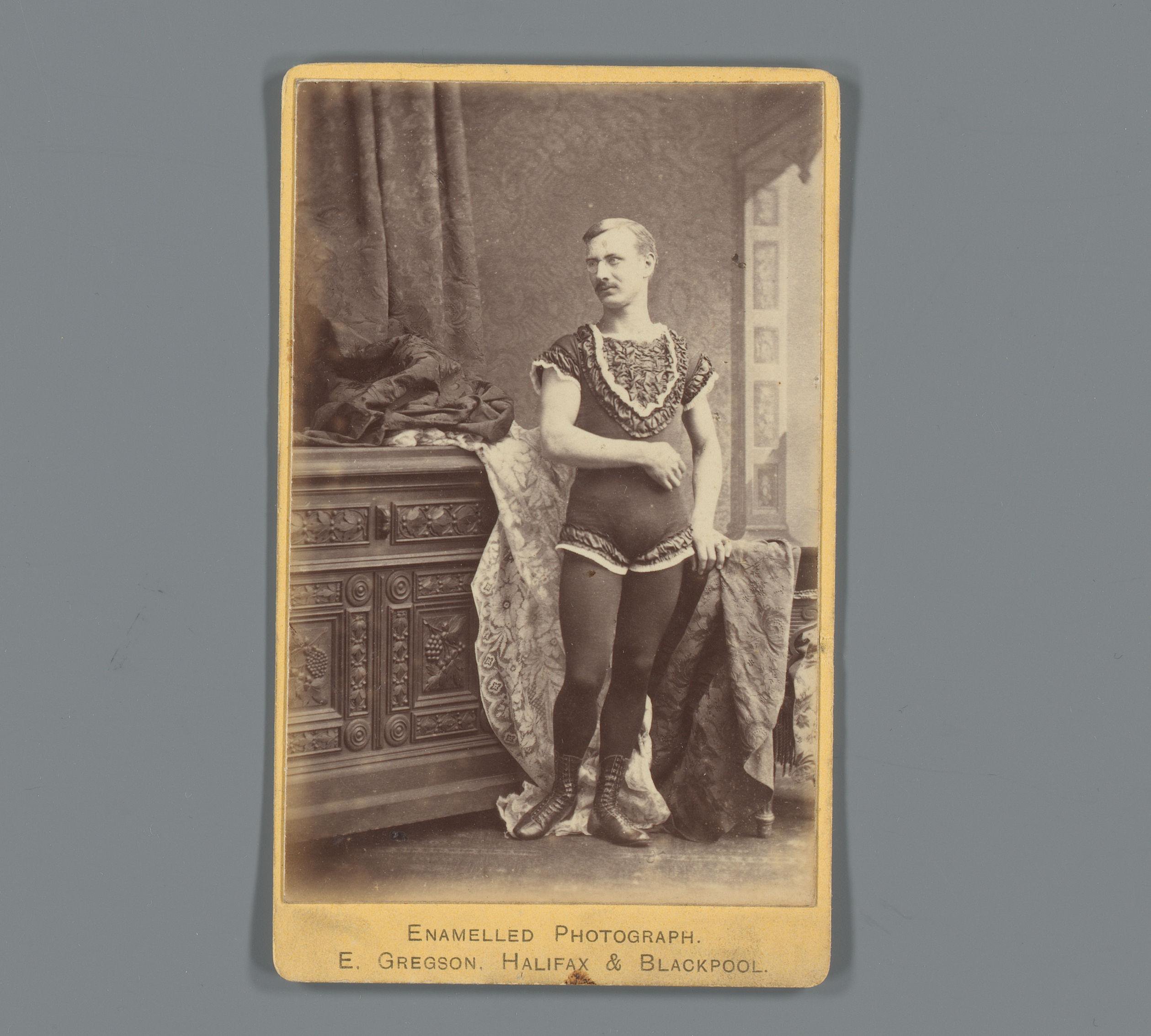 Portret van een onbekende man in kostuum