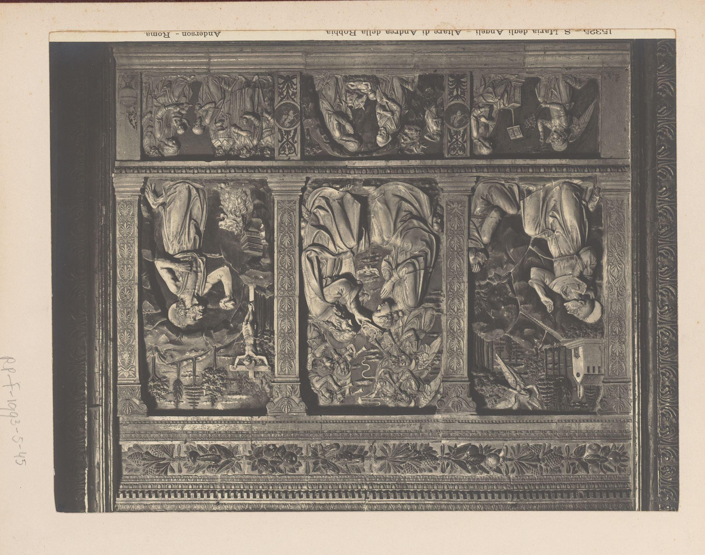 Altaar door Andrea della Robbia in de Santa Maria degli Angeli e dei Martiri te Rome