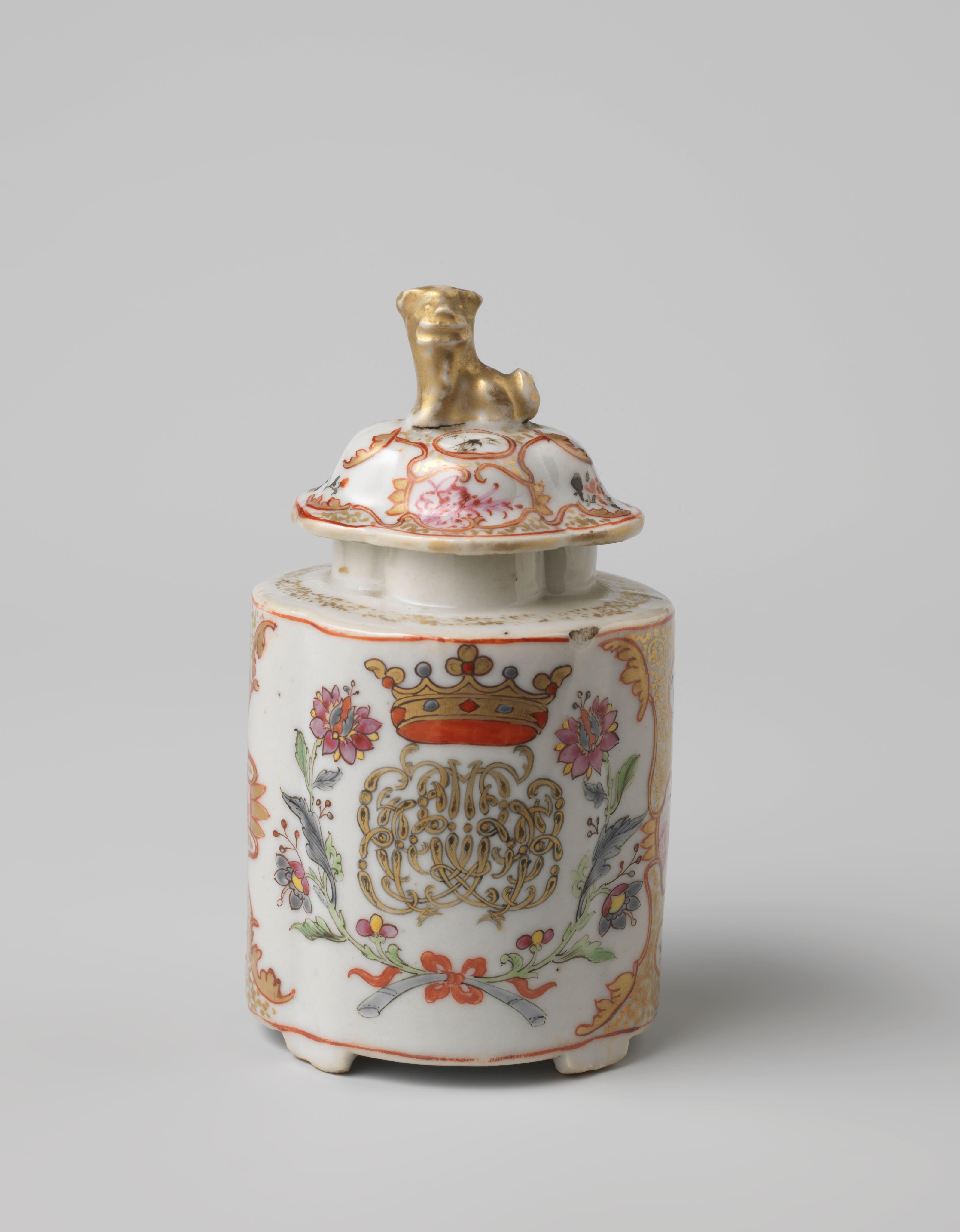 Tea caddy with a crowned, illegible monogram surrounded by two flower sprays