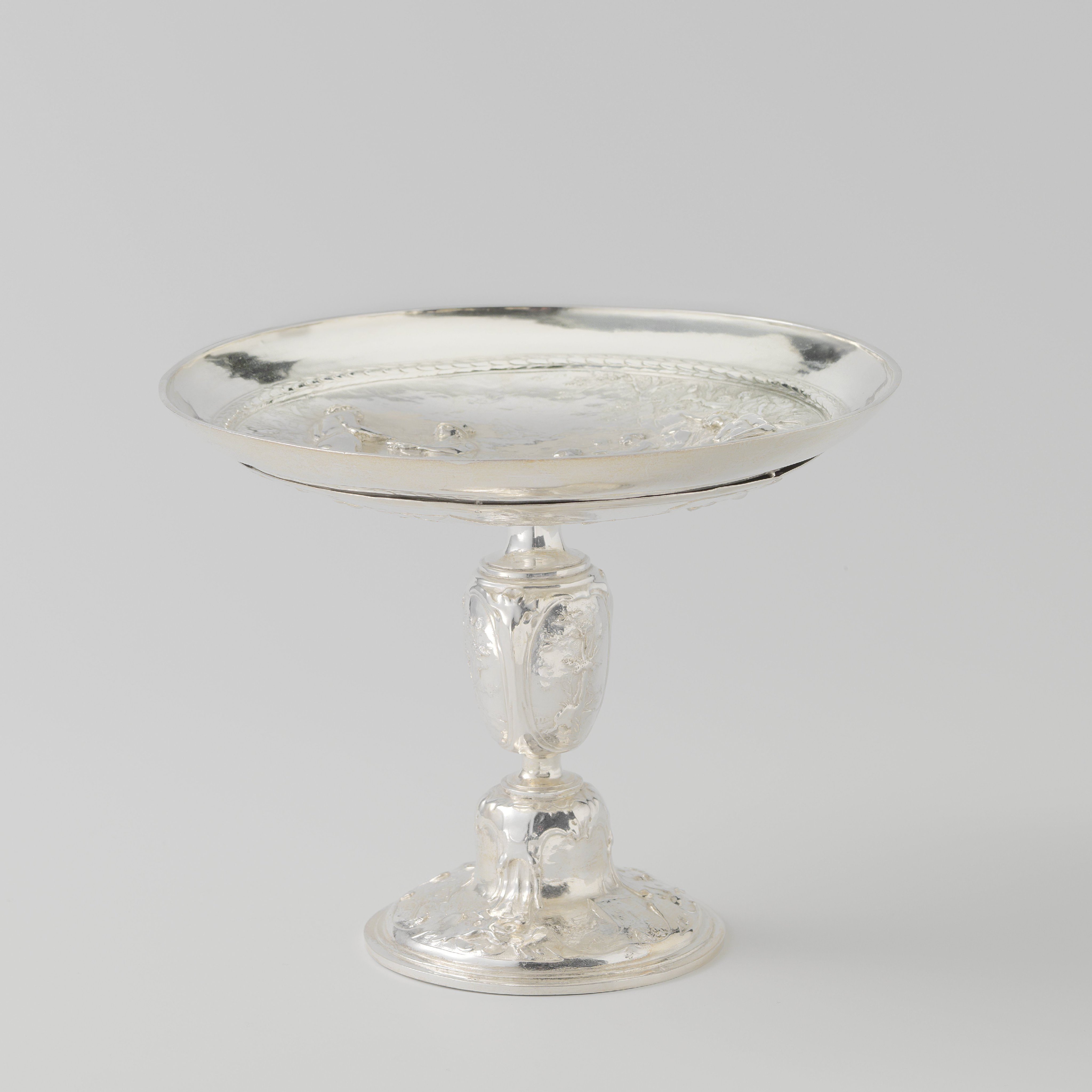 Tazza (drinkschaal op voet)