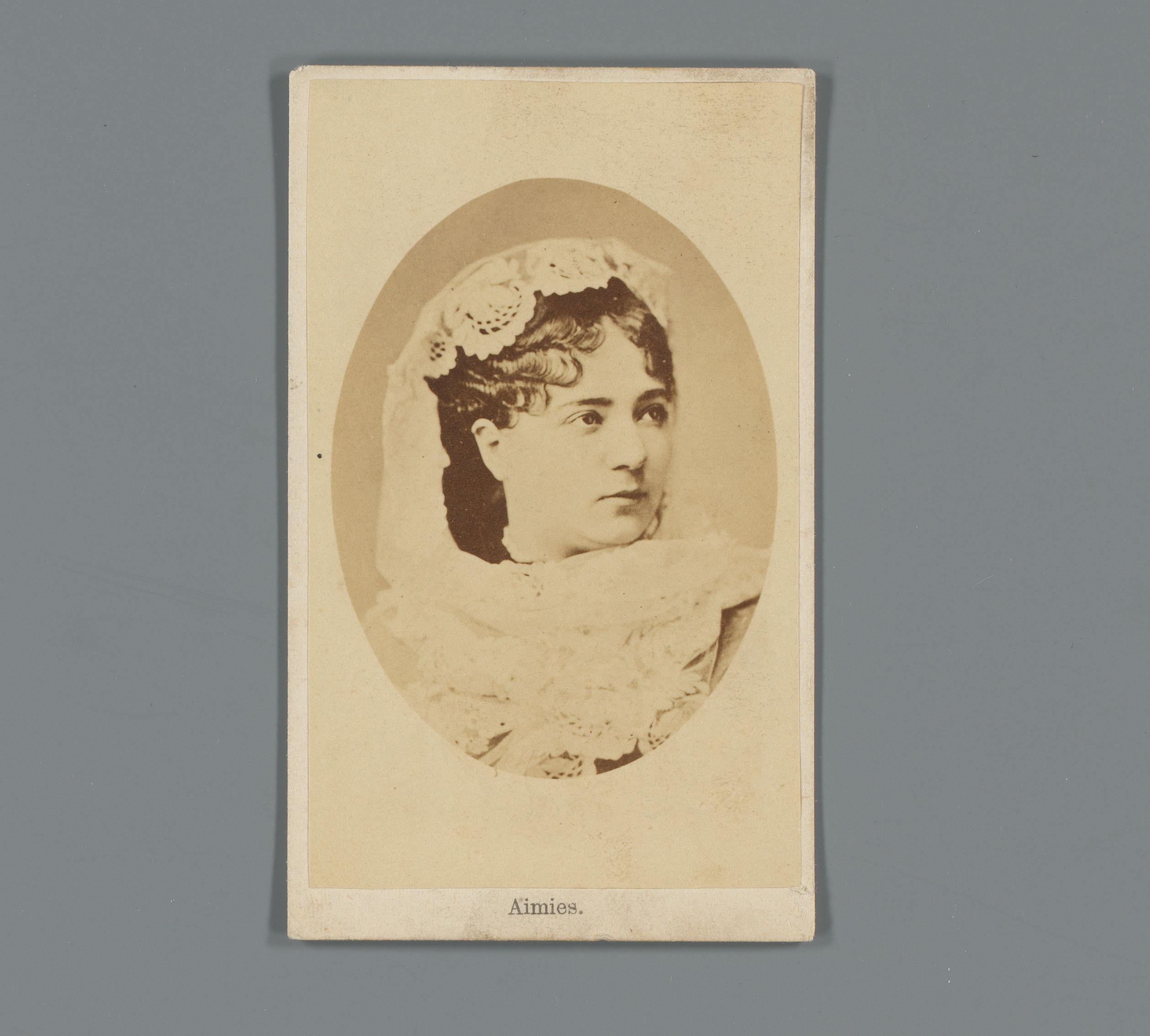 Portret van een onbekende vrouw