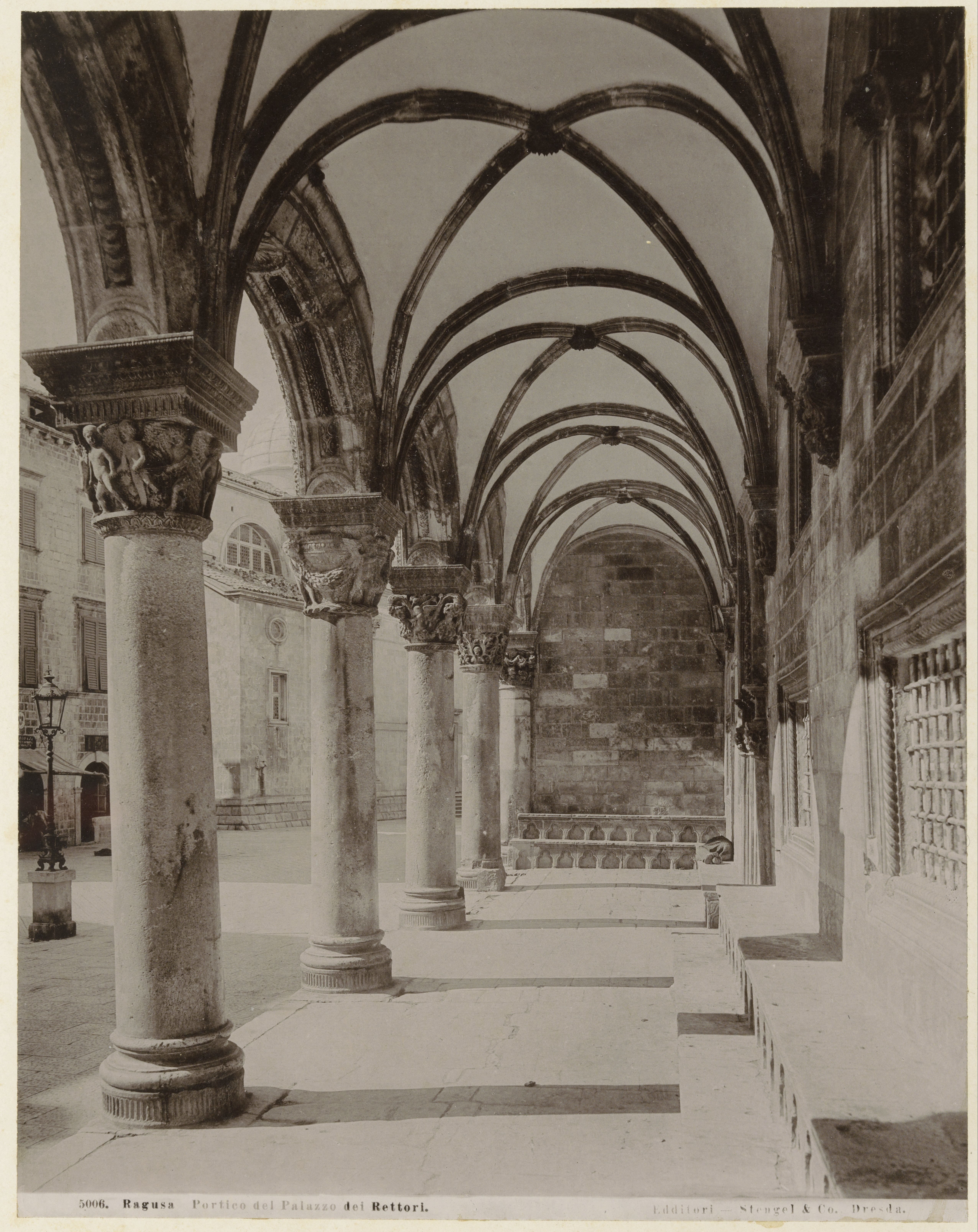 Zuilengalerij van het Paleis van de Rector te Dubrovnik