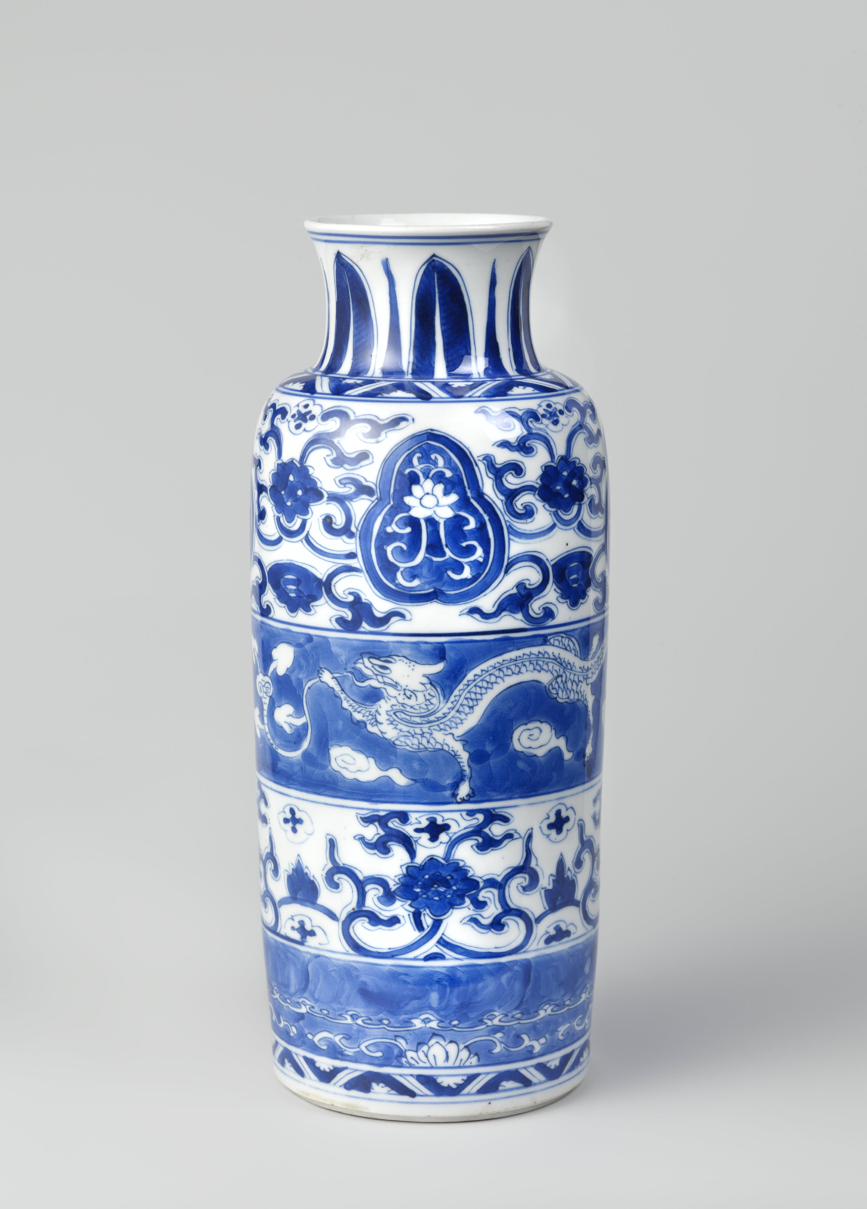 Cilindrical vase with dragons and floral scrolls