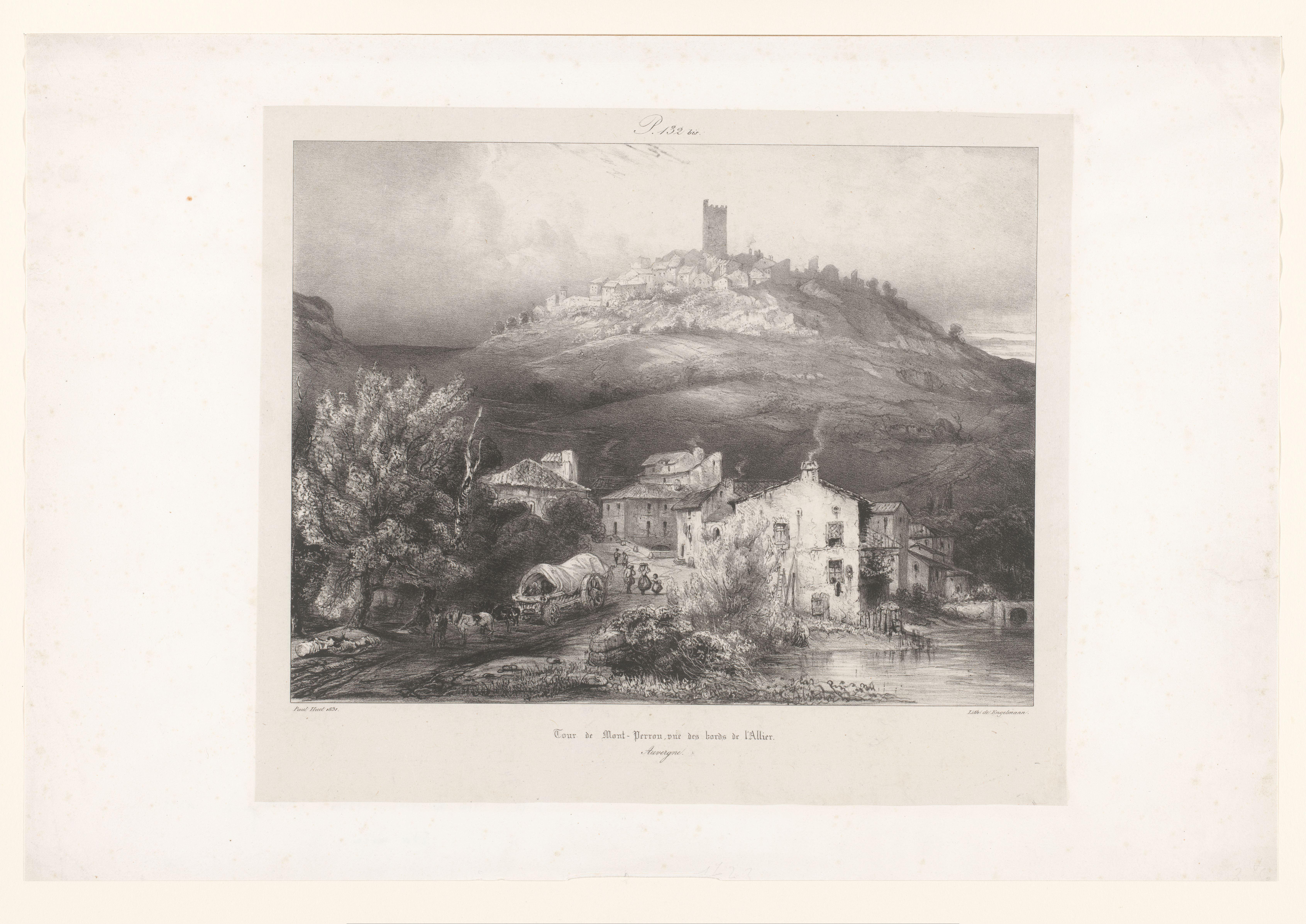 Zicht op de toren van Mont-Perrou in de Auvergne