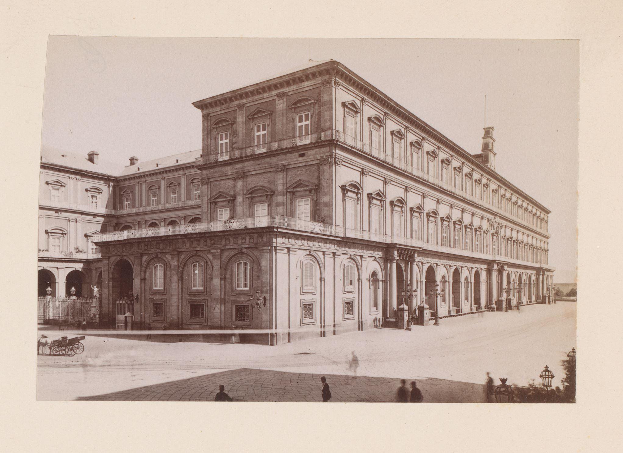 Façade van het Palazzo Reale te Napels, Italië