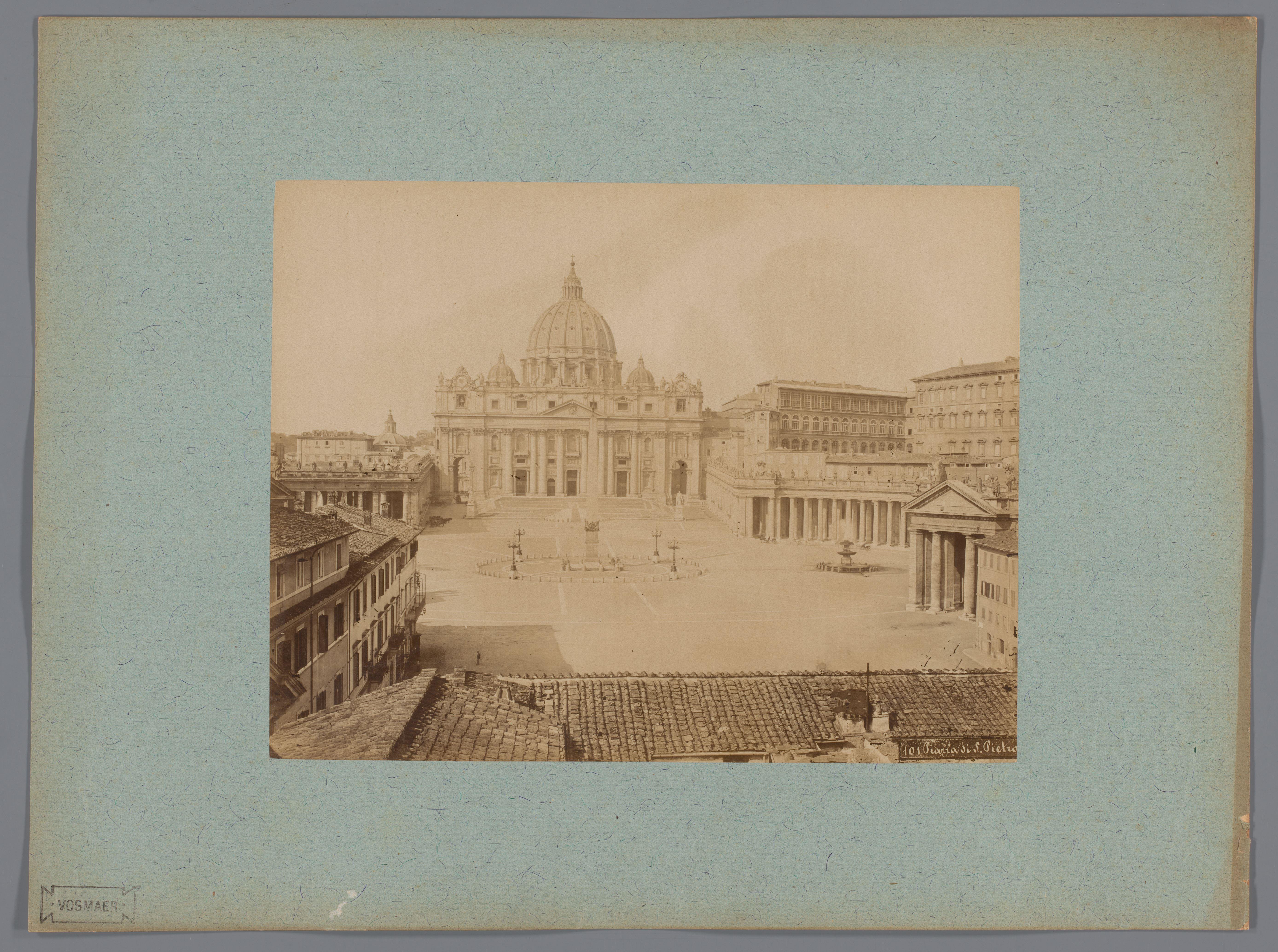 Gezicht op de Sint-Pieterbasiliek en het Sint-Pietersplein te Vaticaanstad, Italië