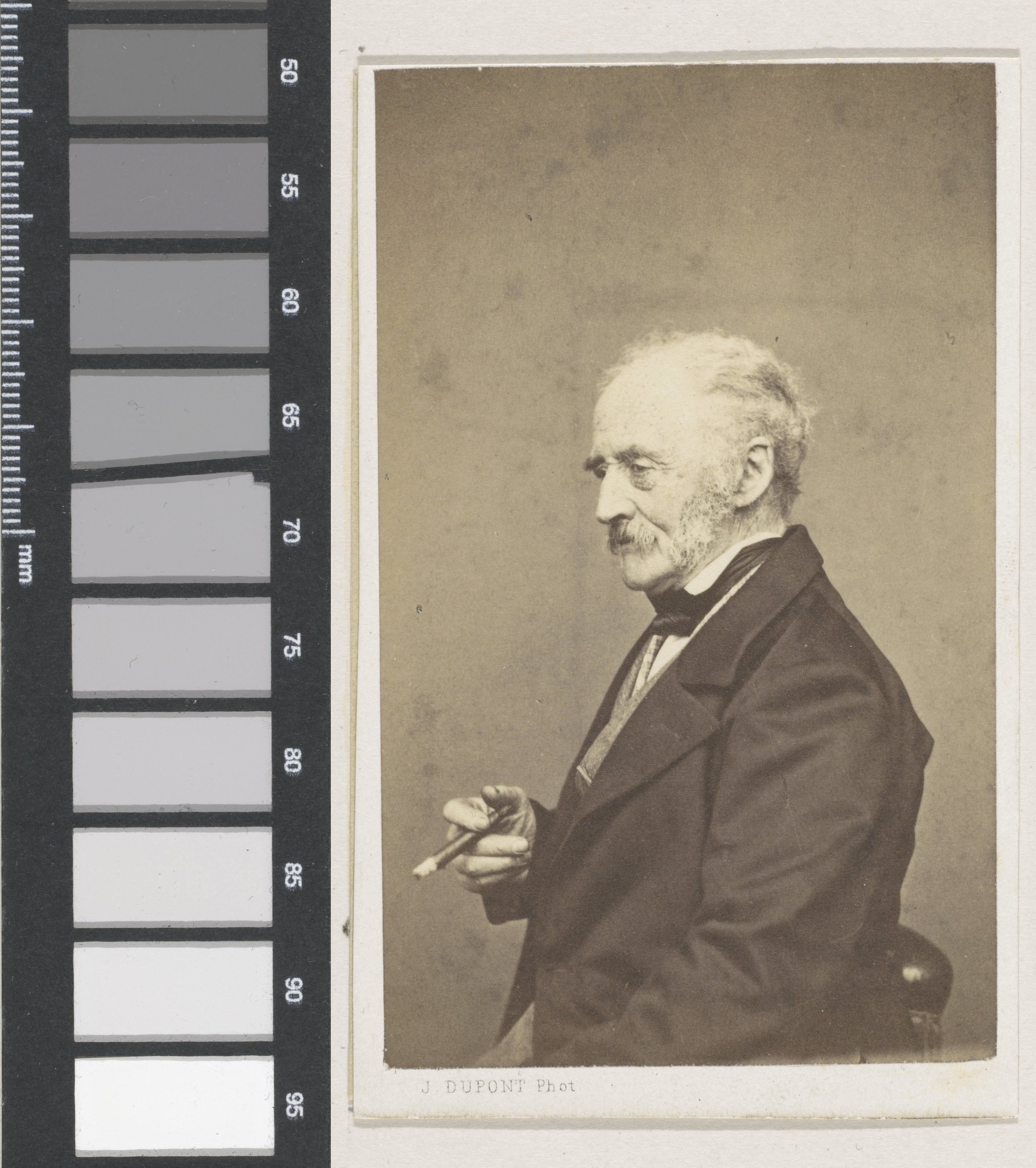 Portret van de schilder Ignatius Josephus Van Regemorter, halffiguur