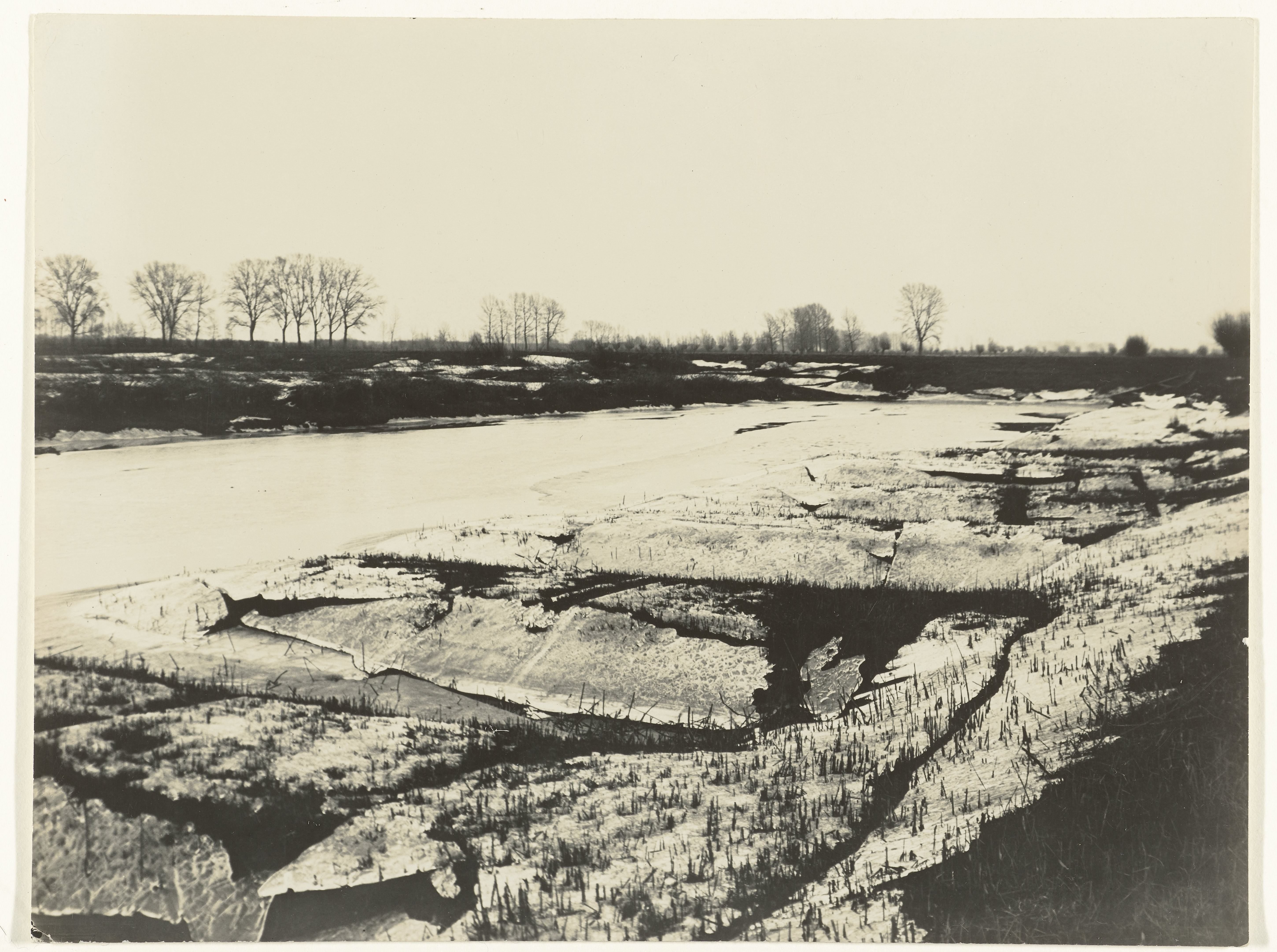 Landschap met sneeuw en ijs bij landgoed Meijenbeek bij Voorst