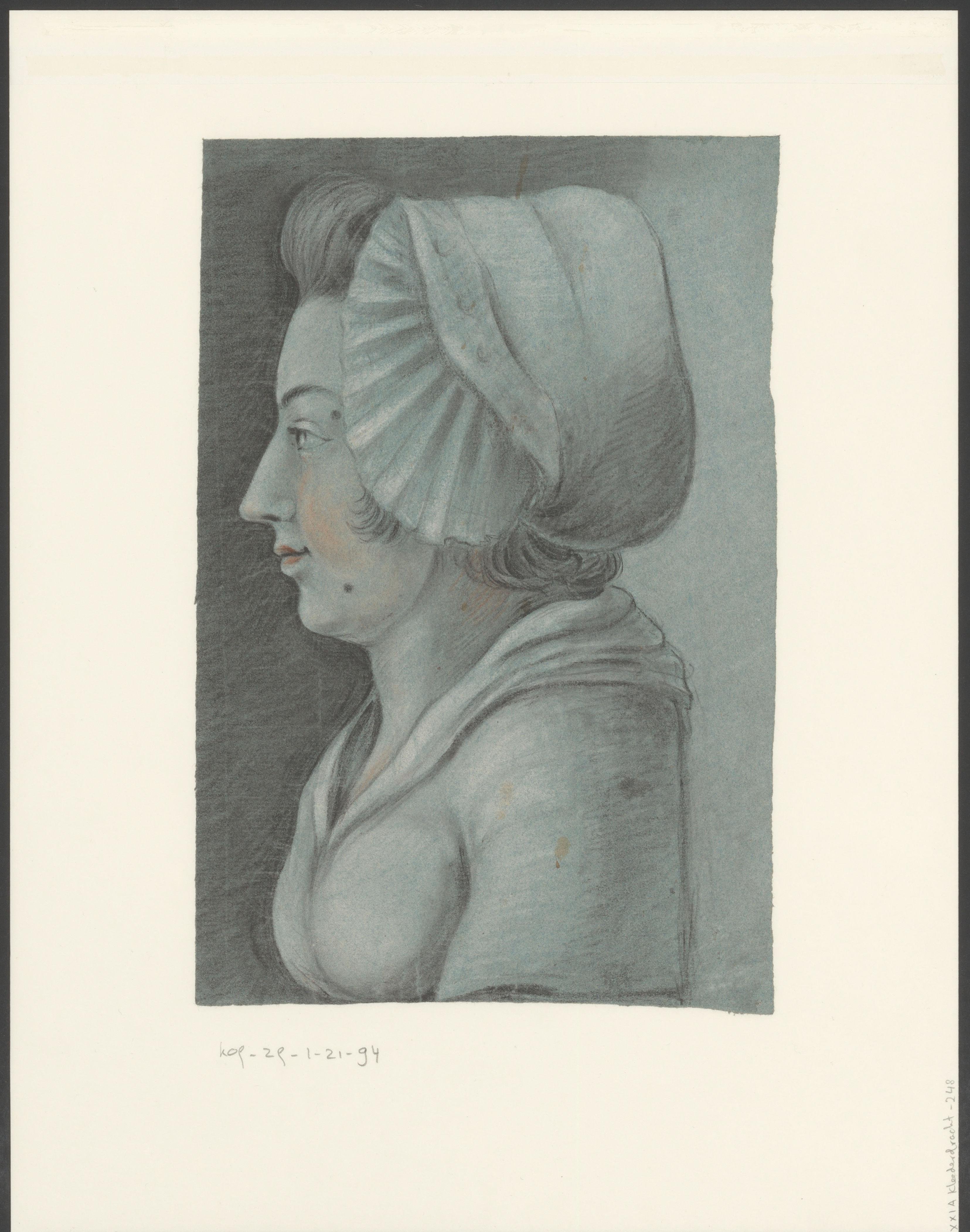 Portret van een onbekende vrouw in klederdracht met muts