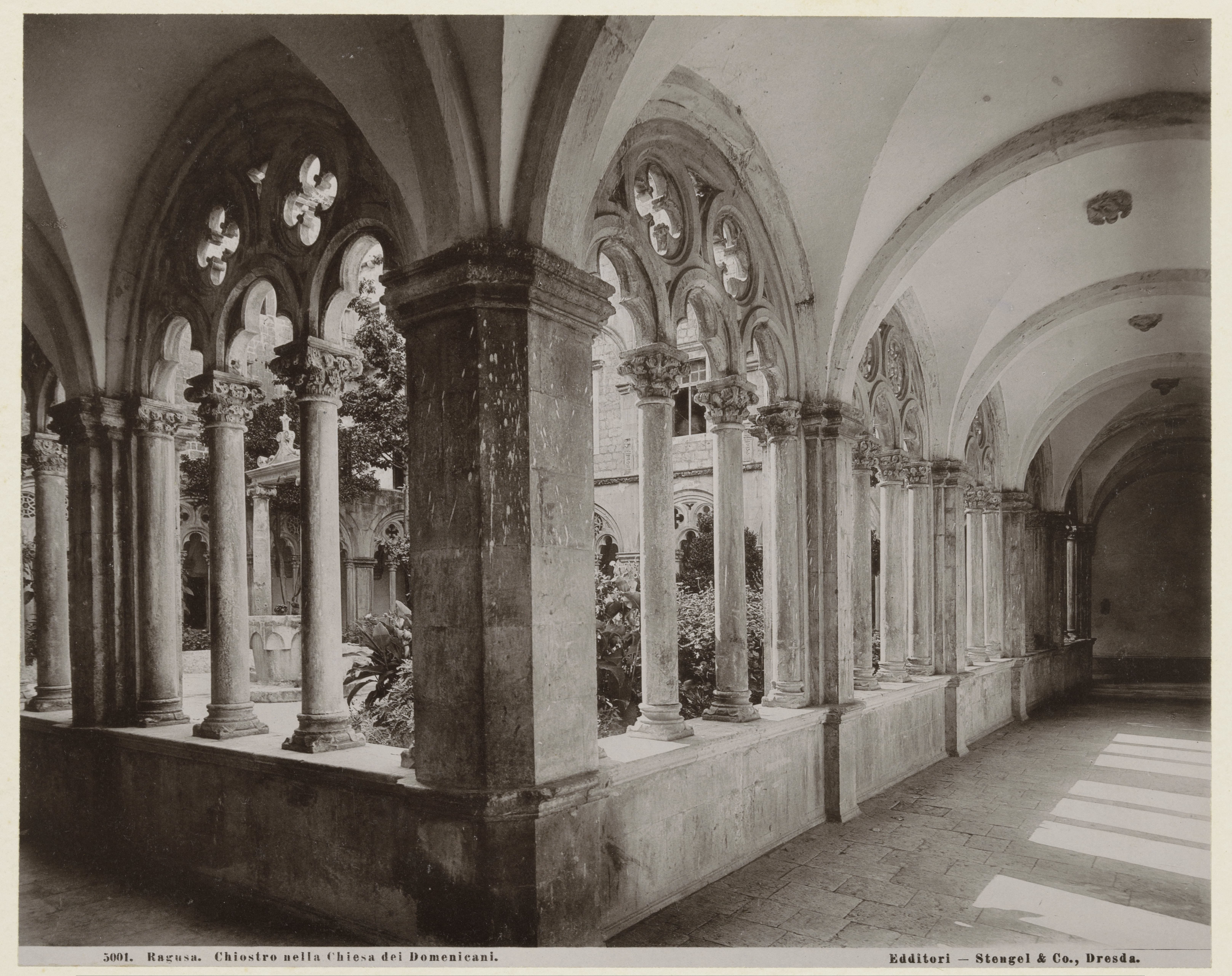 Kloostergang van het Dominicanenklooster te Dubrovnik
