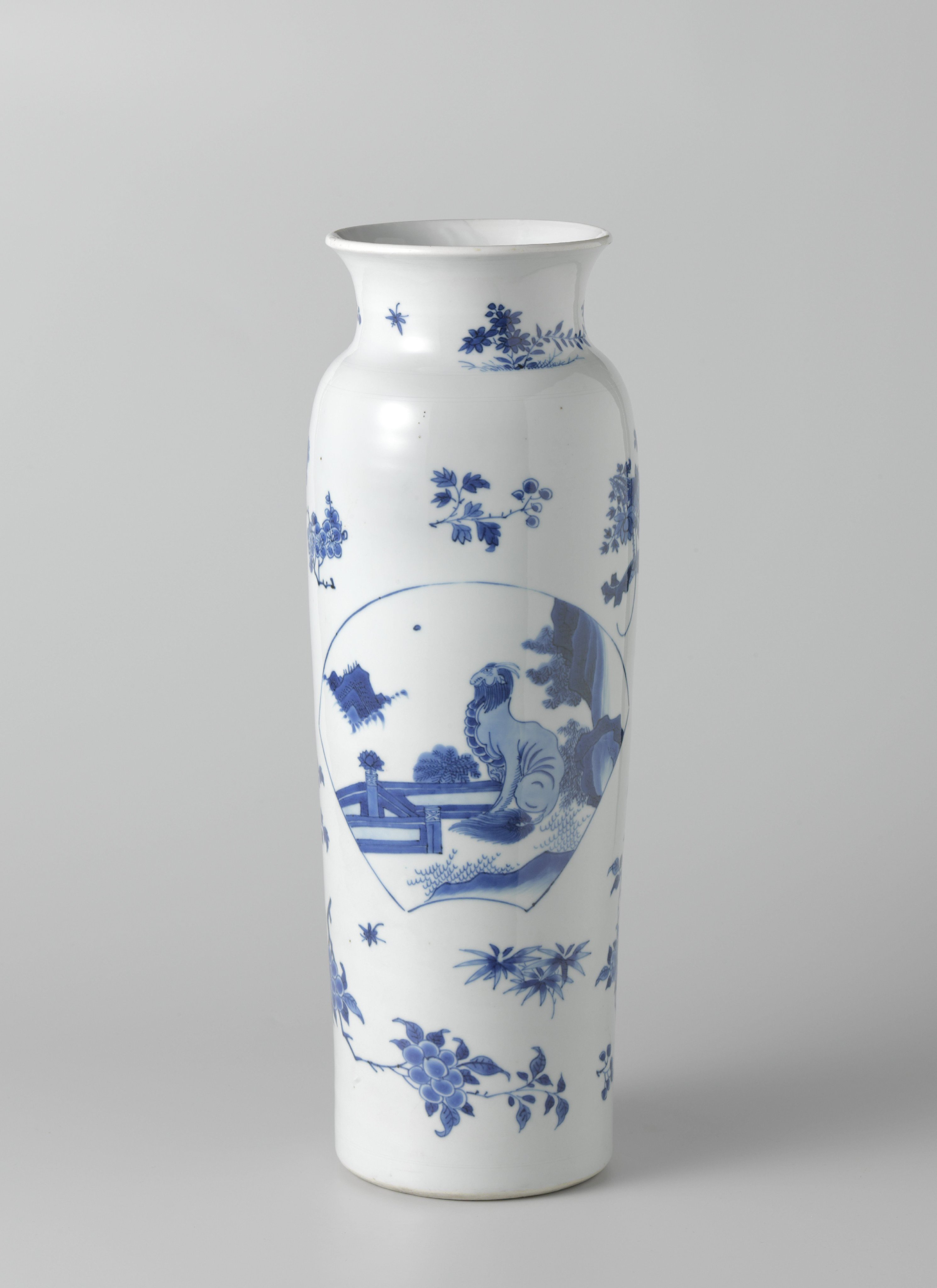 Seven sleeve vases rolwagens