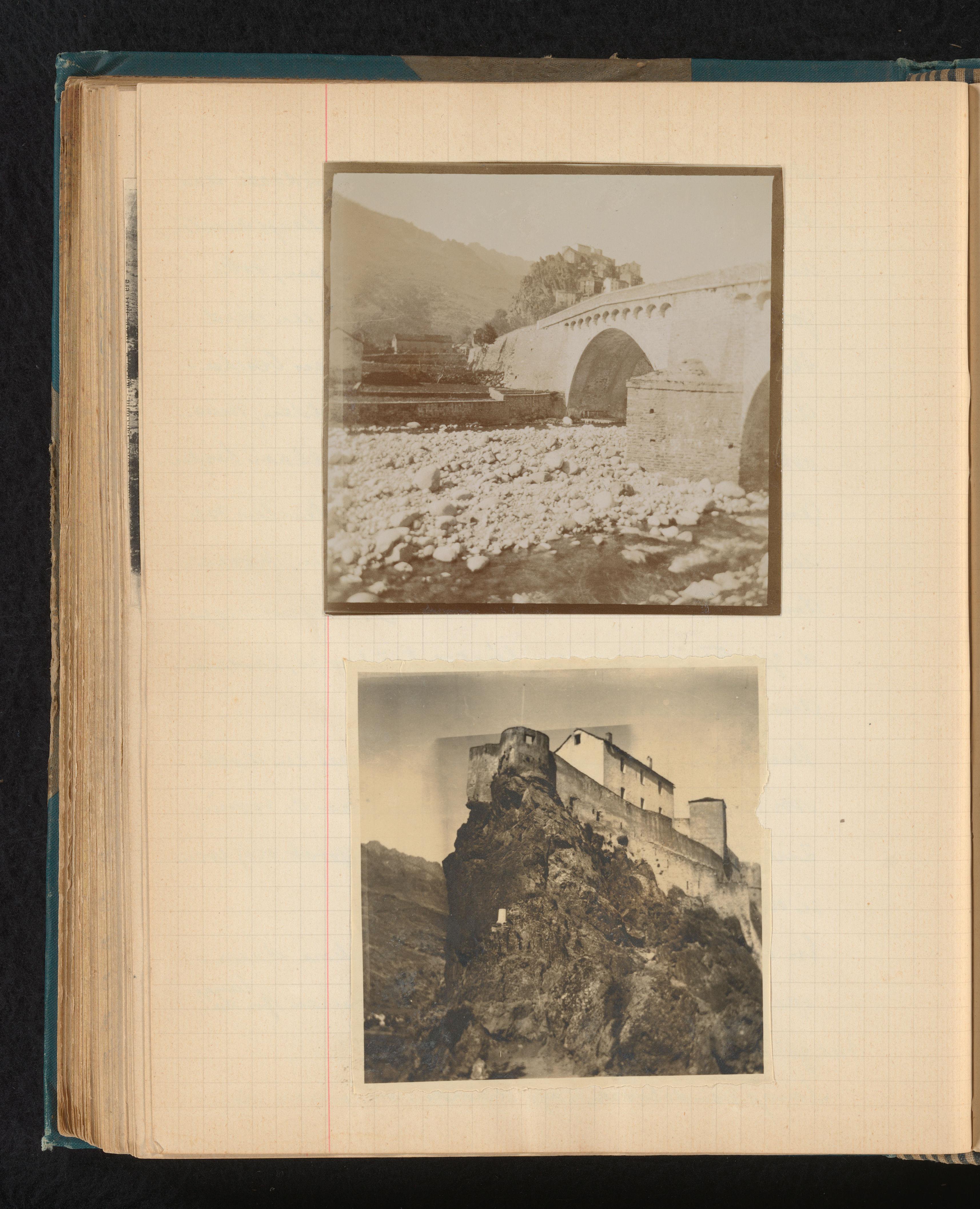 Gezicht op de oude stenen brug en de citadel in Corté, Corsica