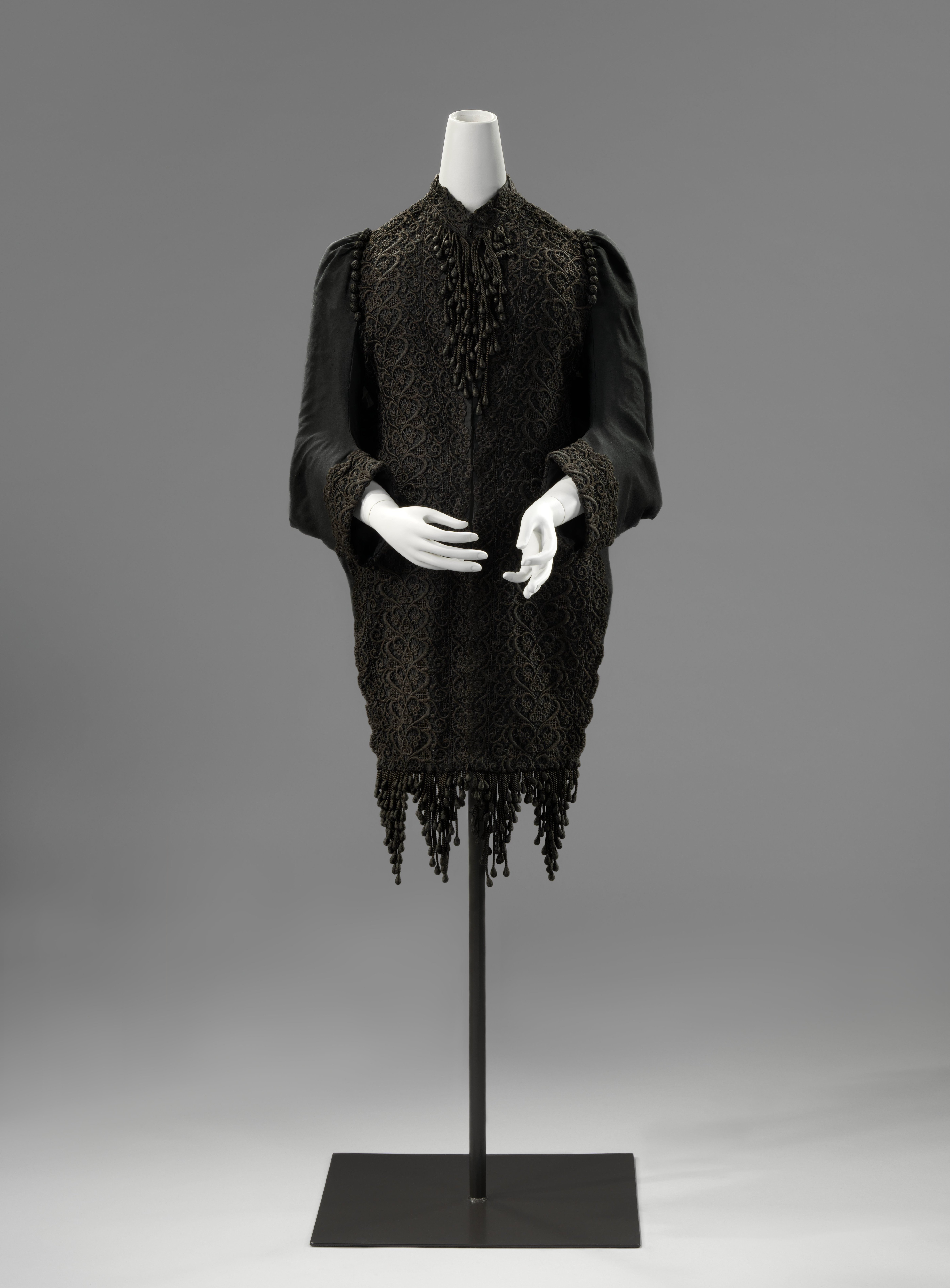 Dolman coat with lace
