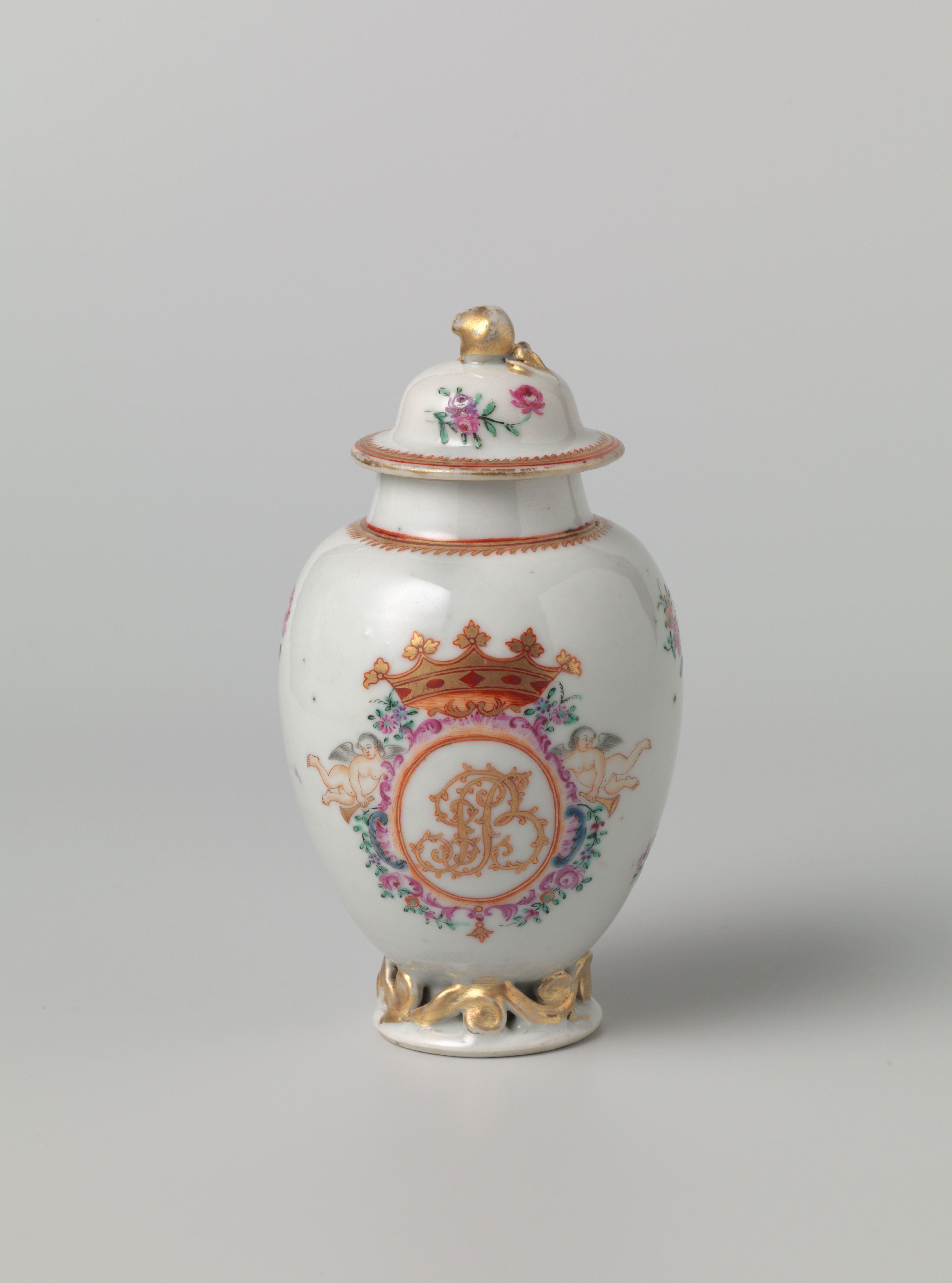 Ovoid tea caddy with the monogram SIB and flower sprays