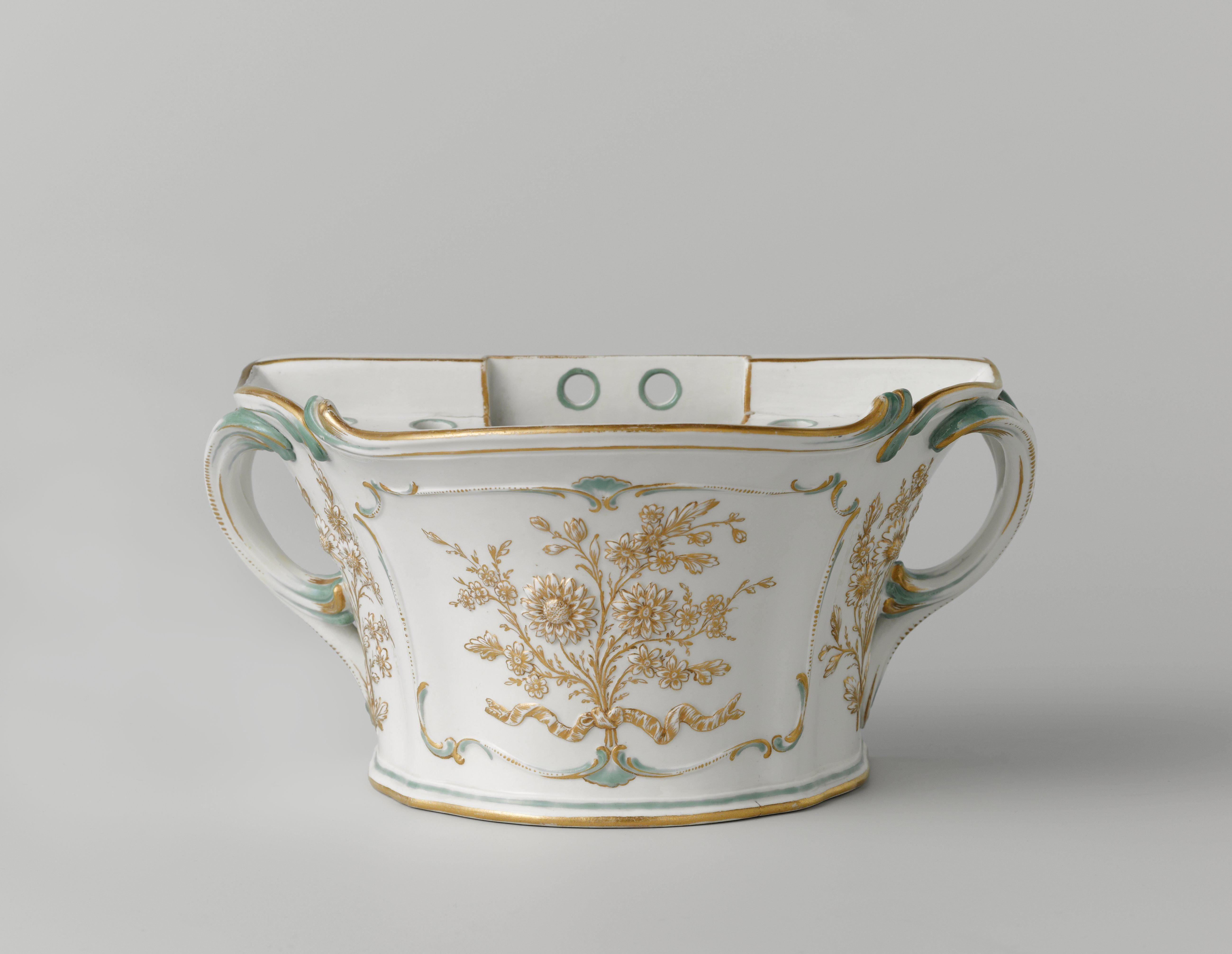 Plant pot (jardinière)