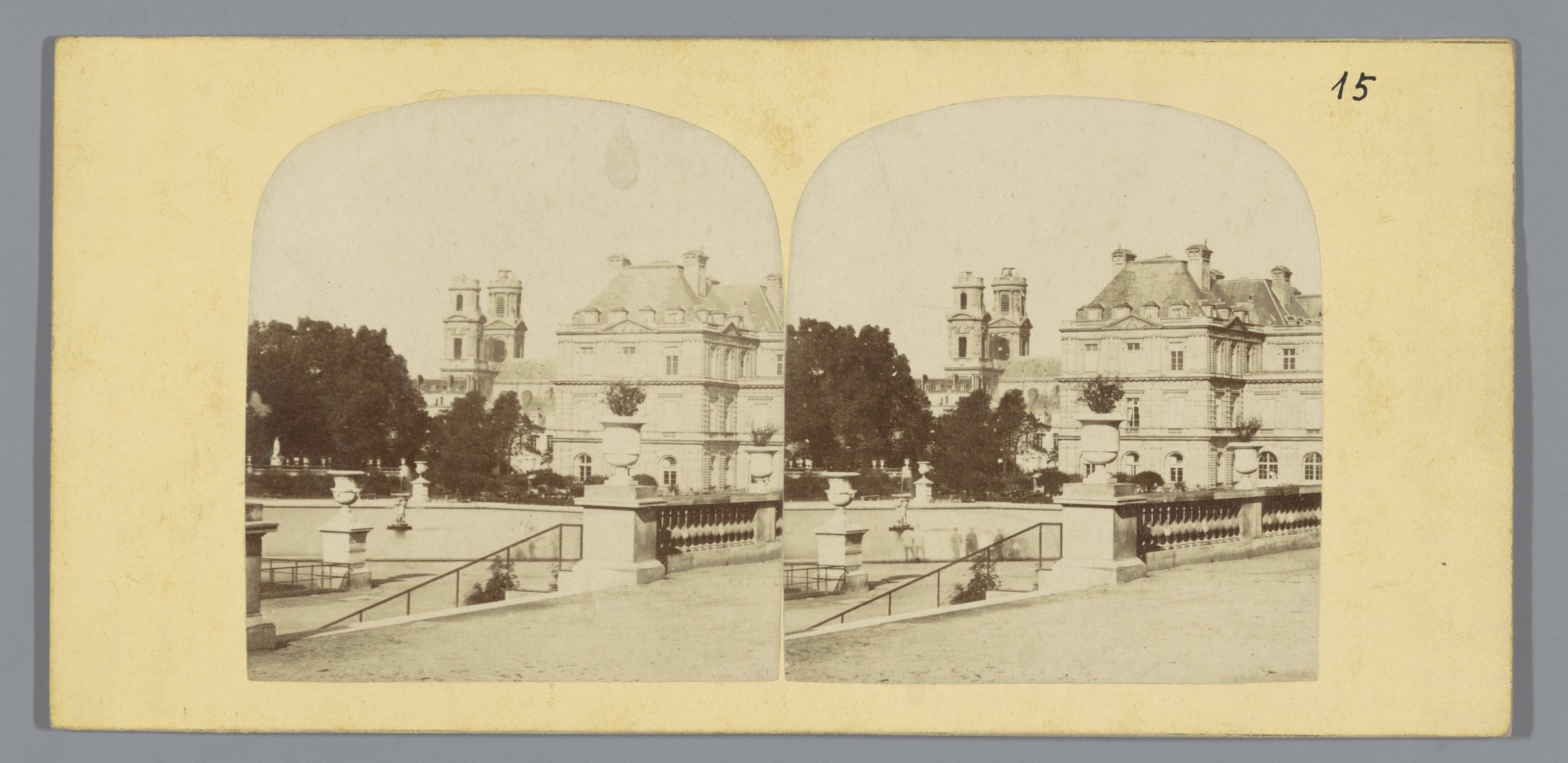 Jardin du Luxembourg met op de achtergrond de toren van de Saint-Sulpice, Parijs