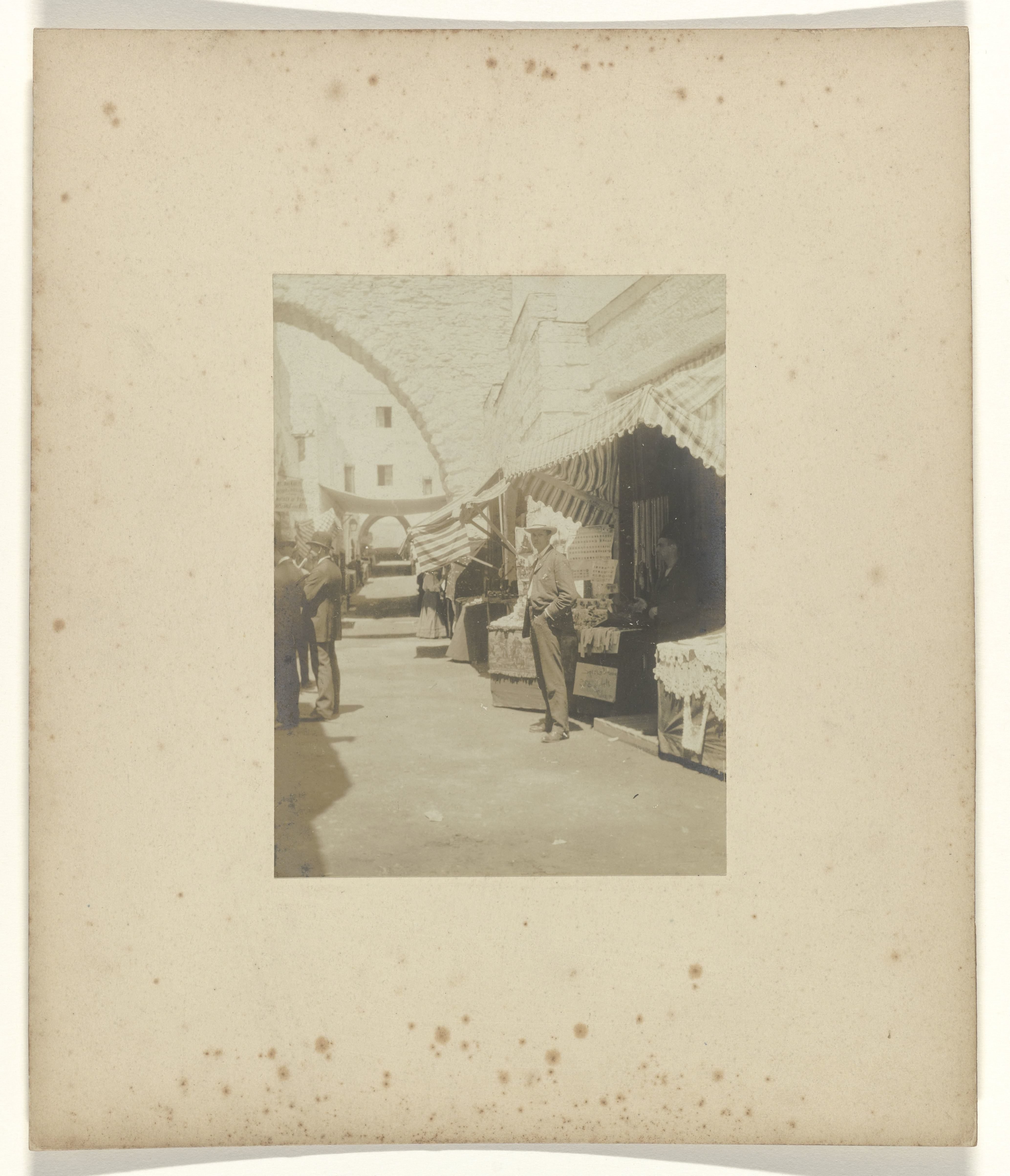 Jan C. Schüller in het nagebouwde Jeruzalem op de wereldtentoonstelling in St. Louis (Louisiana Purchase Exposition), 1904