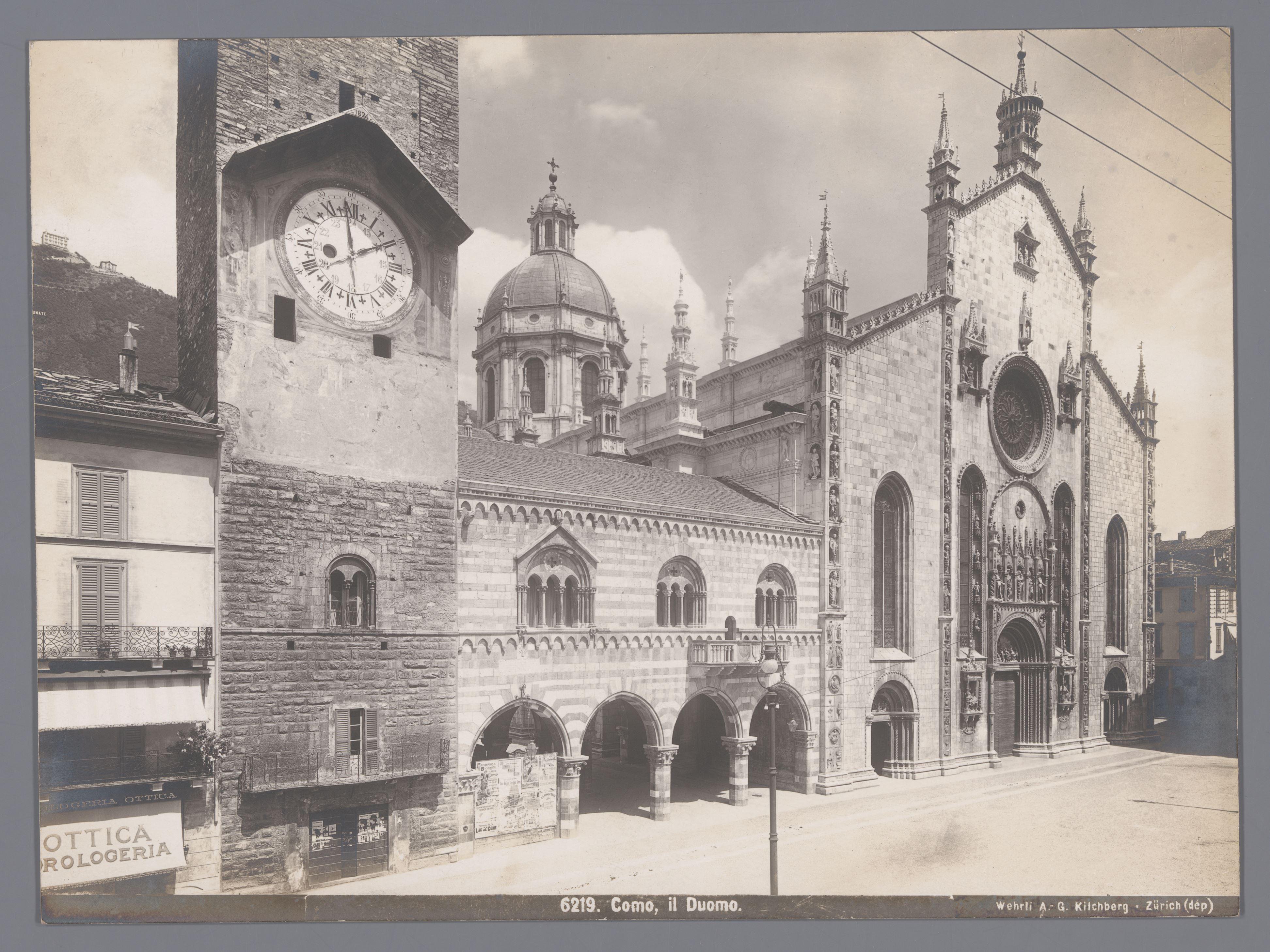 Gezicht op de Dom van Como