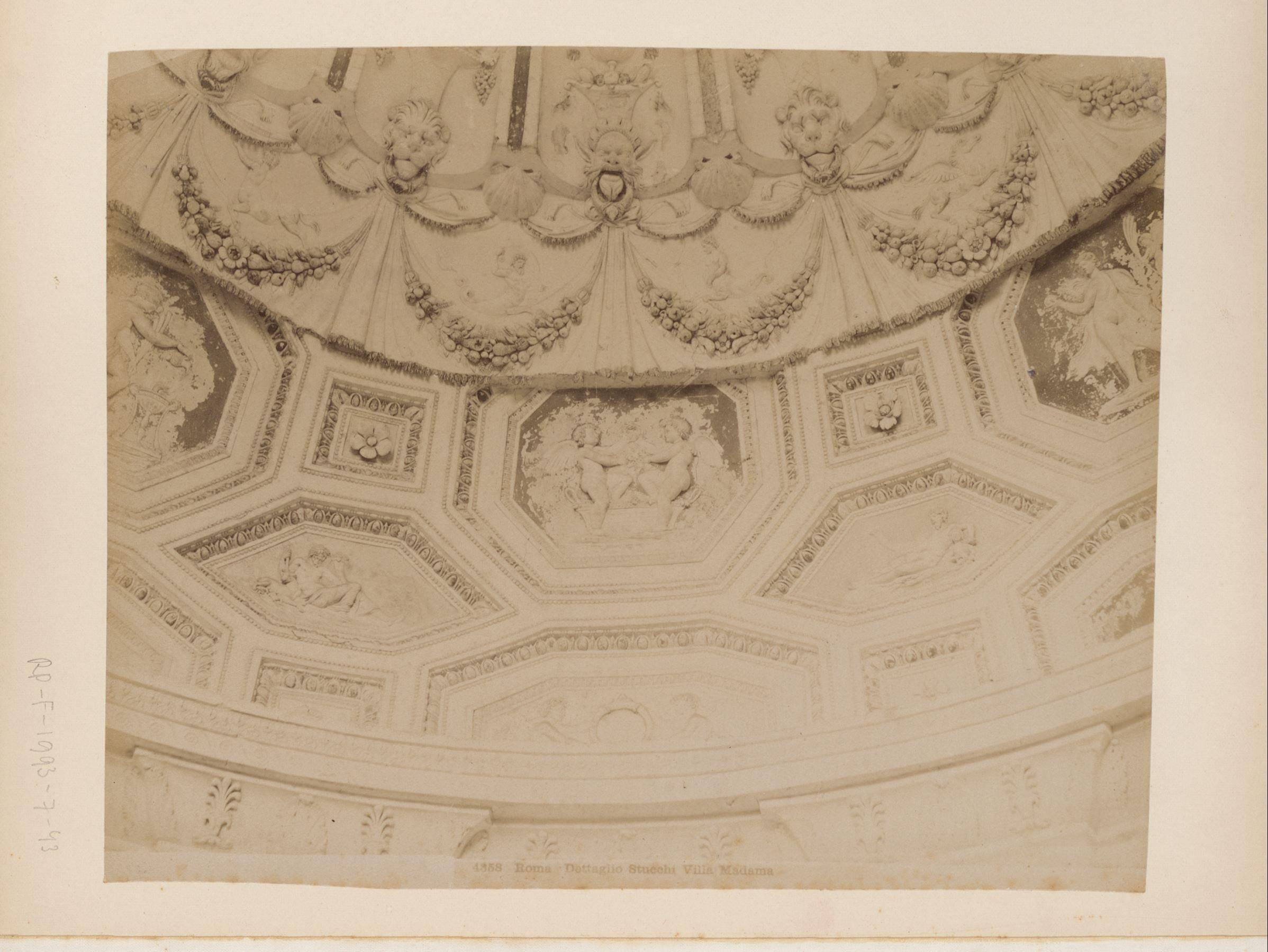 Stucwerk op plafond van de Villa Madama te Rome