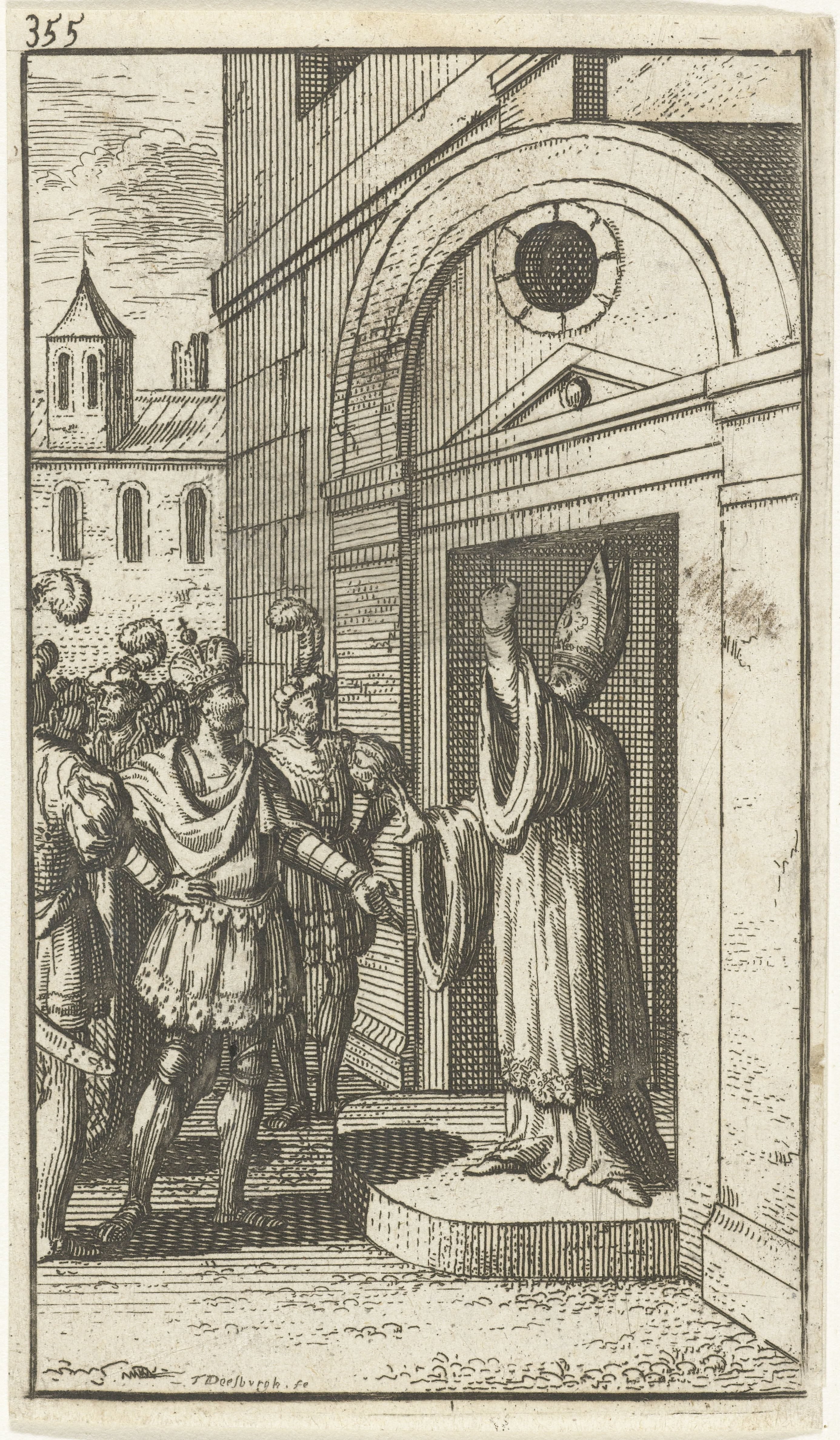 Geestelijke in deuropening van kerk