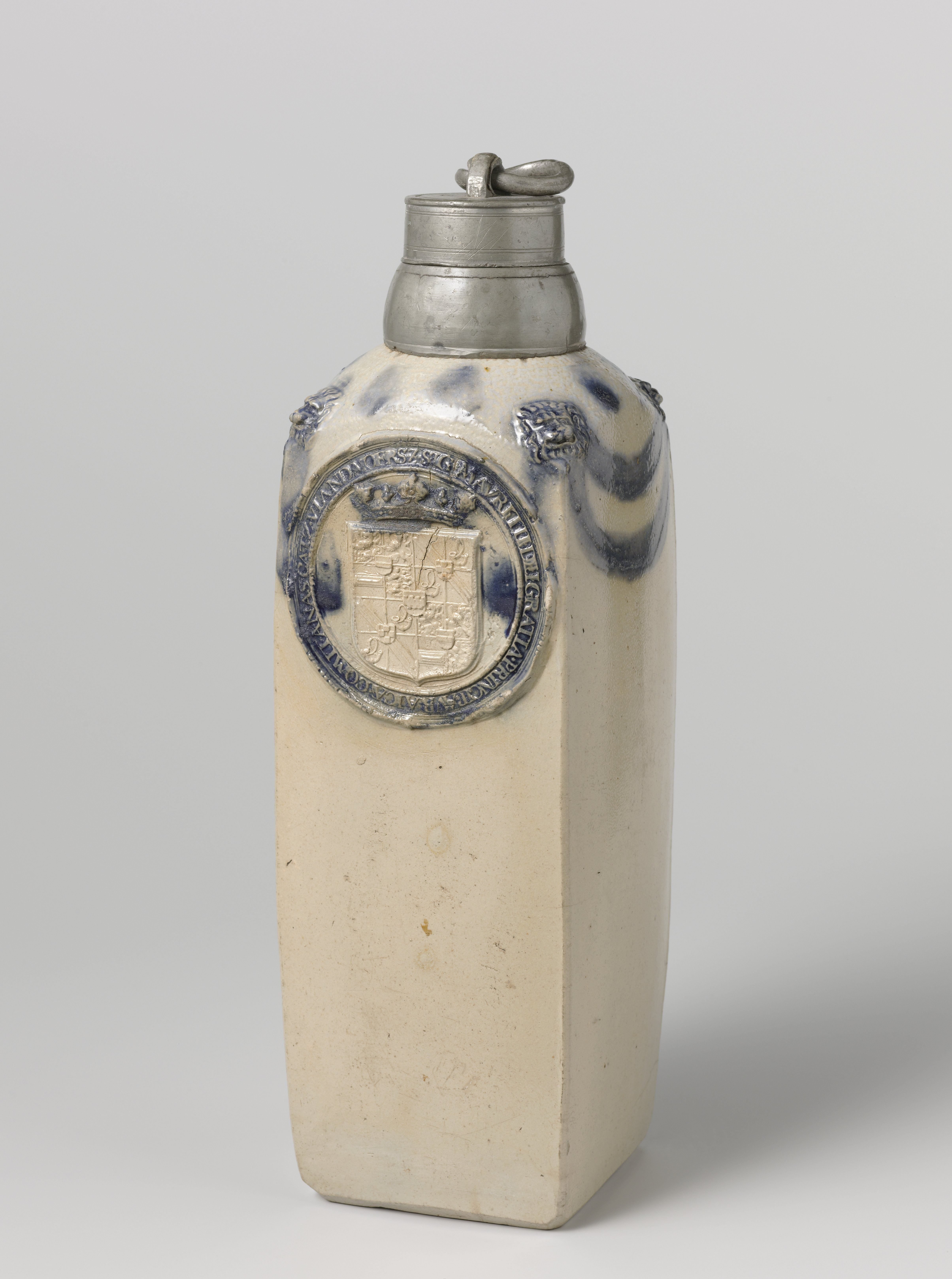 Fles met het wapen van prins Maurits