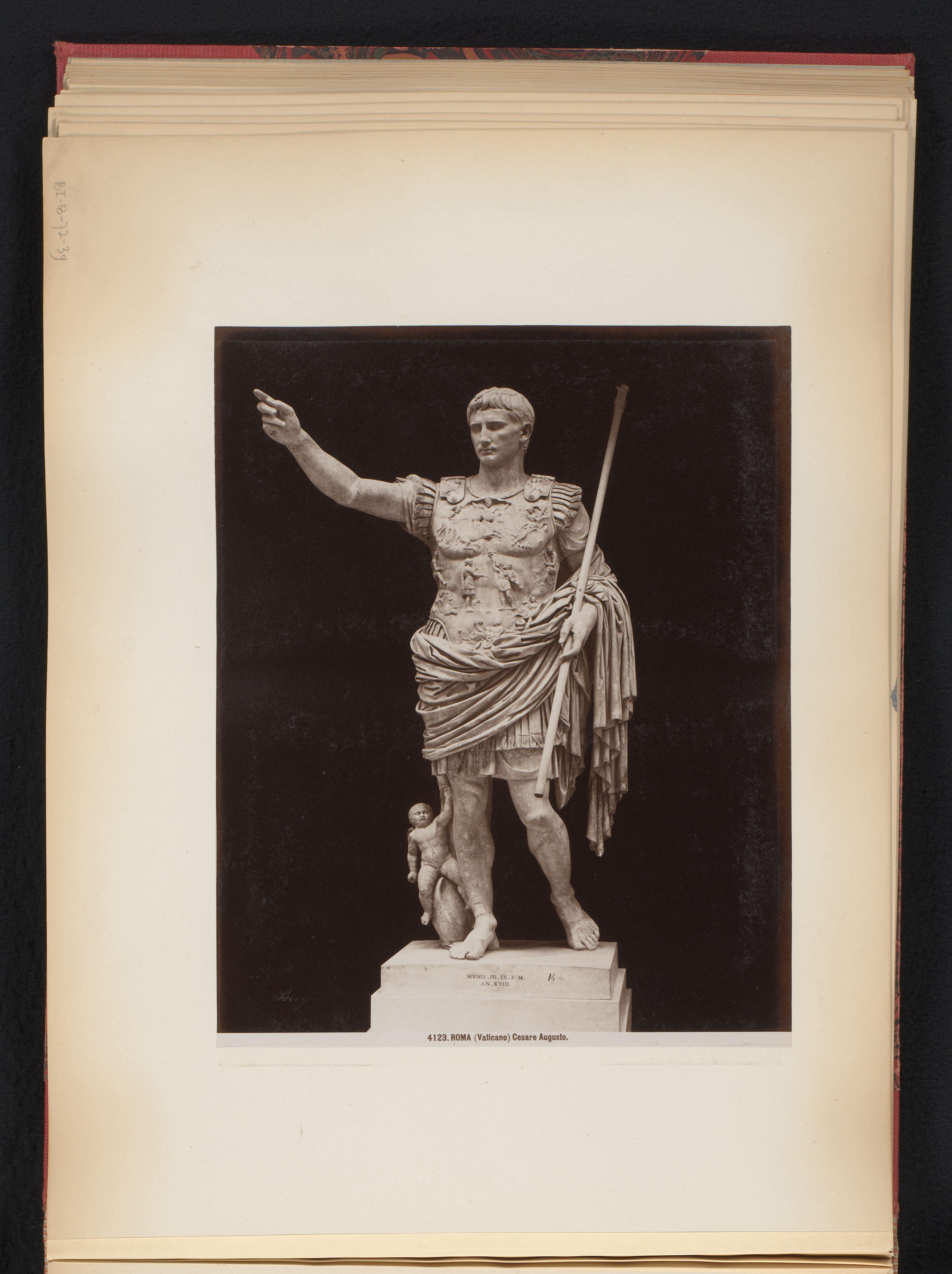 Sculptuur van Augustus van Prima Porta in de Vaticaanse Musea te Rome, Italië