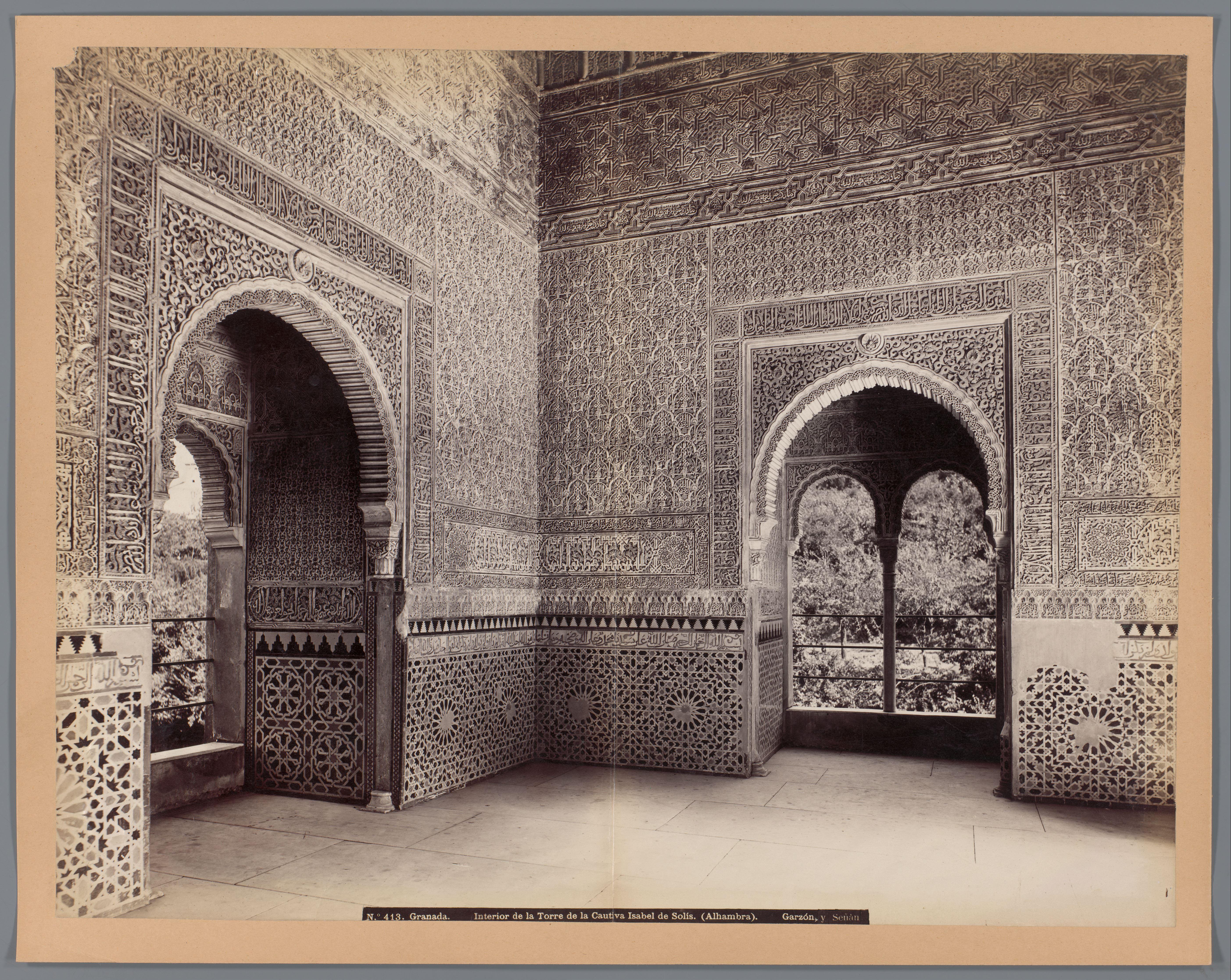 Interieur van een zaal van het Alhambra te Granada